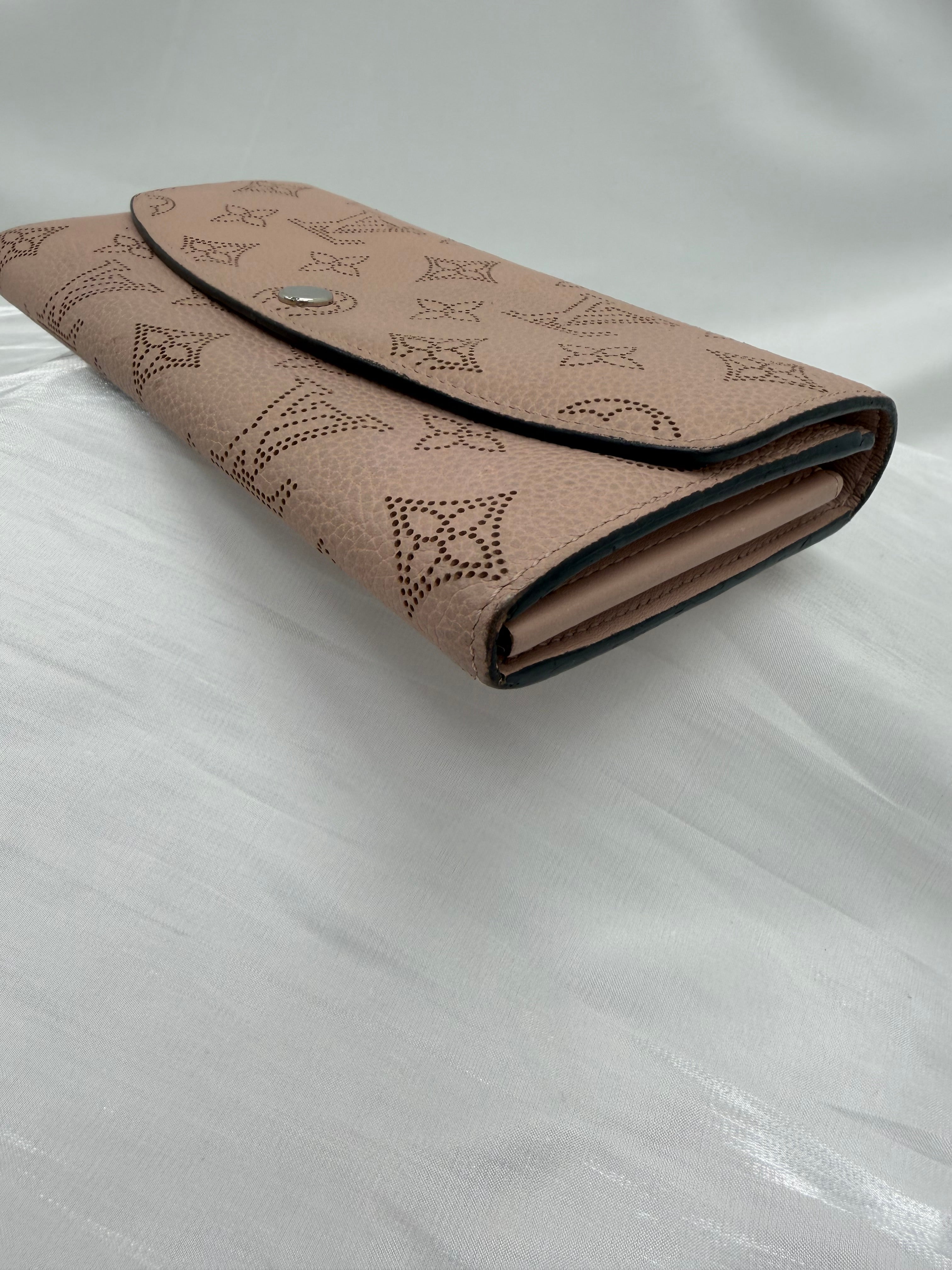 Louis Vuitton Dusty Rose Mahina Leather Sarah Wallet