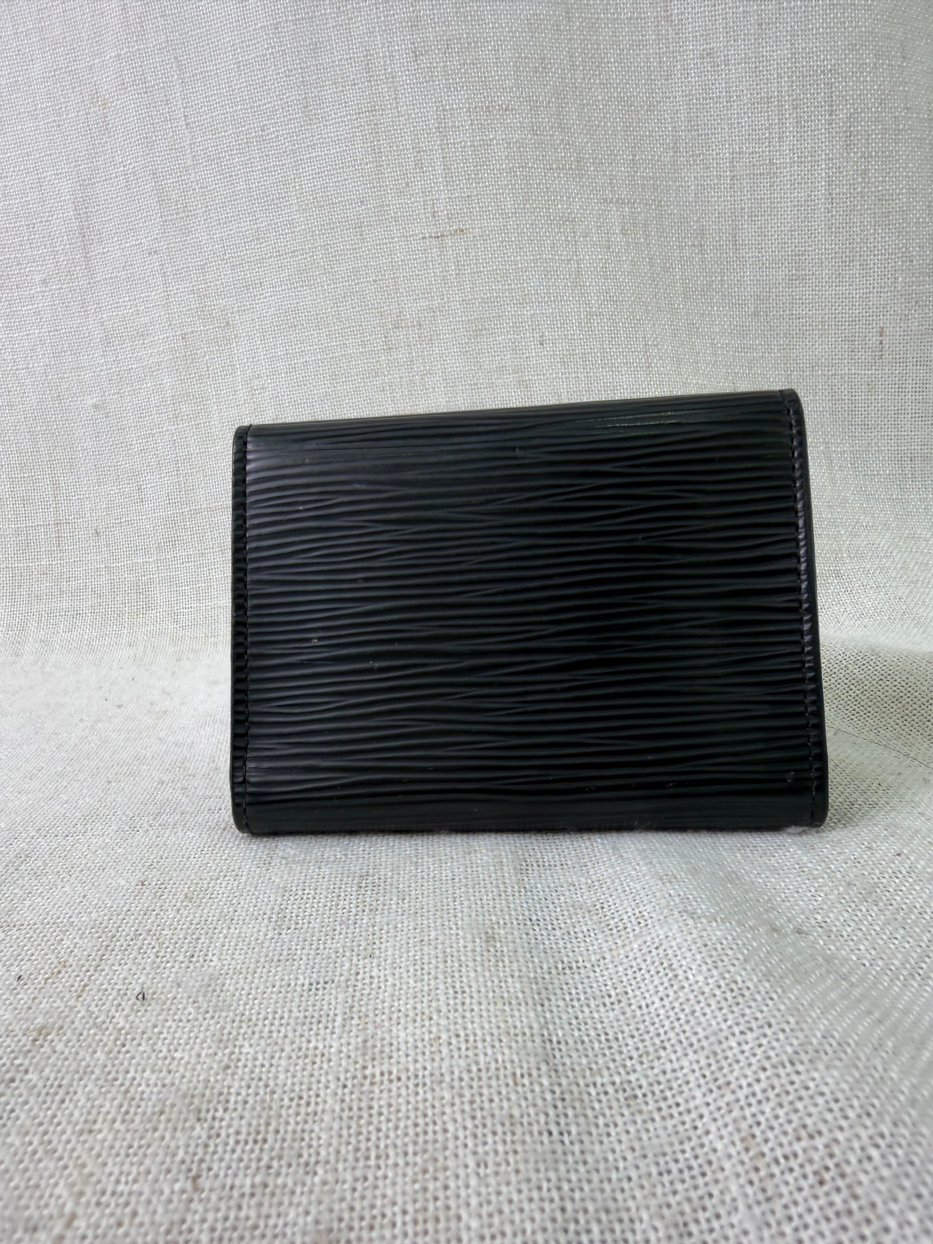 LIKE NEW Louis Vuitton Black Epi Card Case