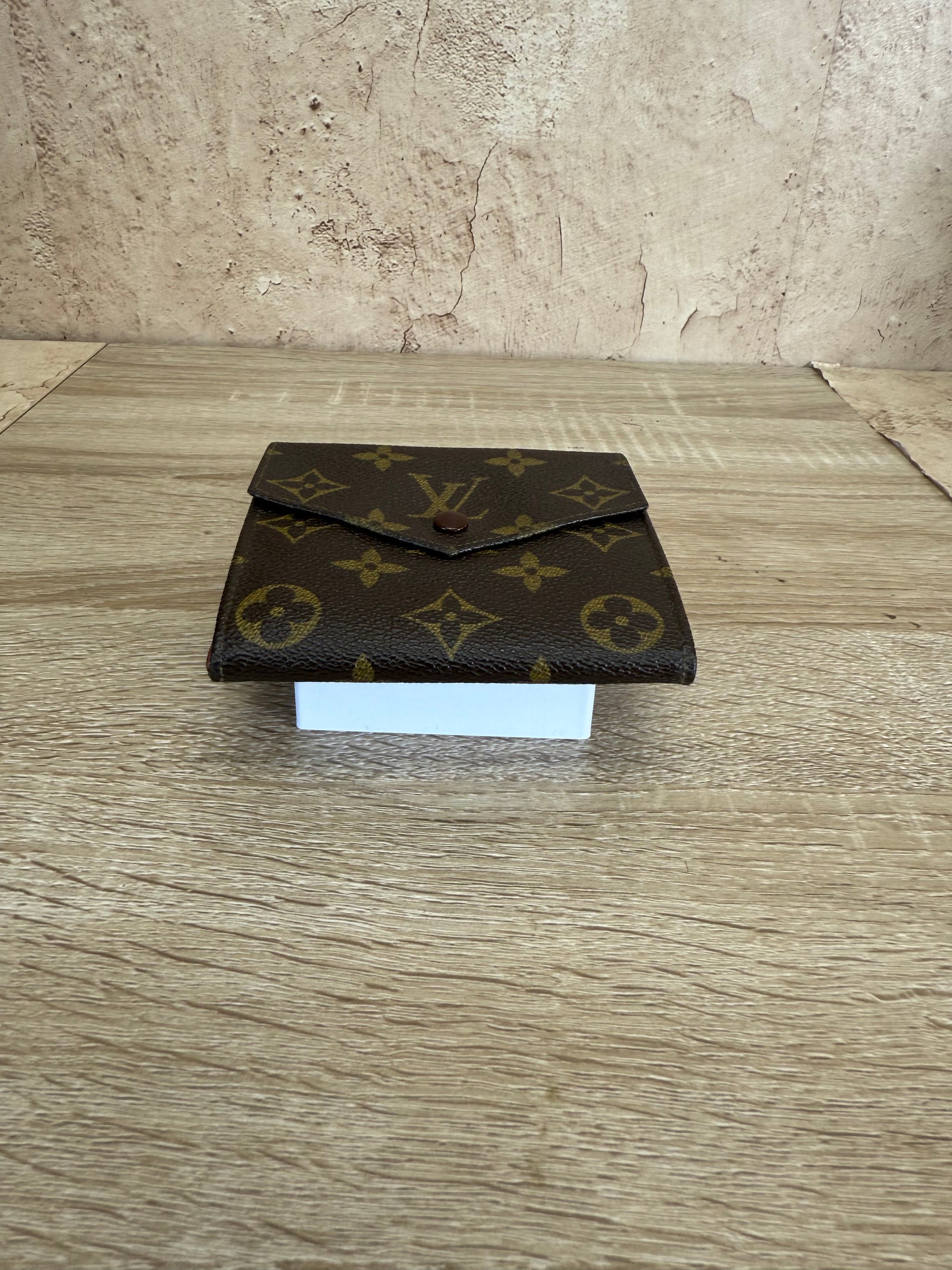 Louis Vuitton Monogram Elise Compact Wallet