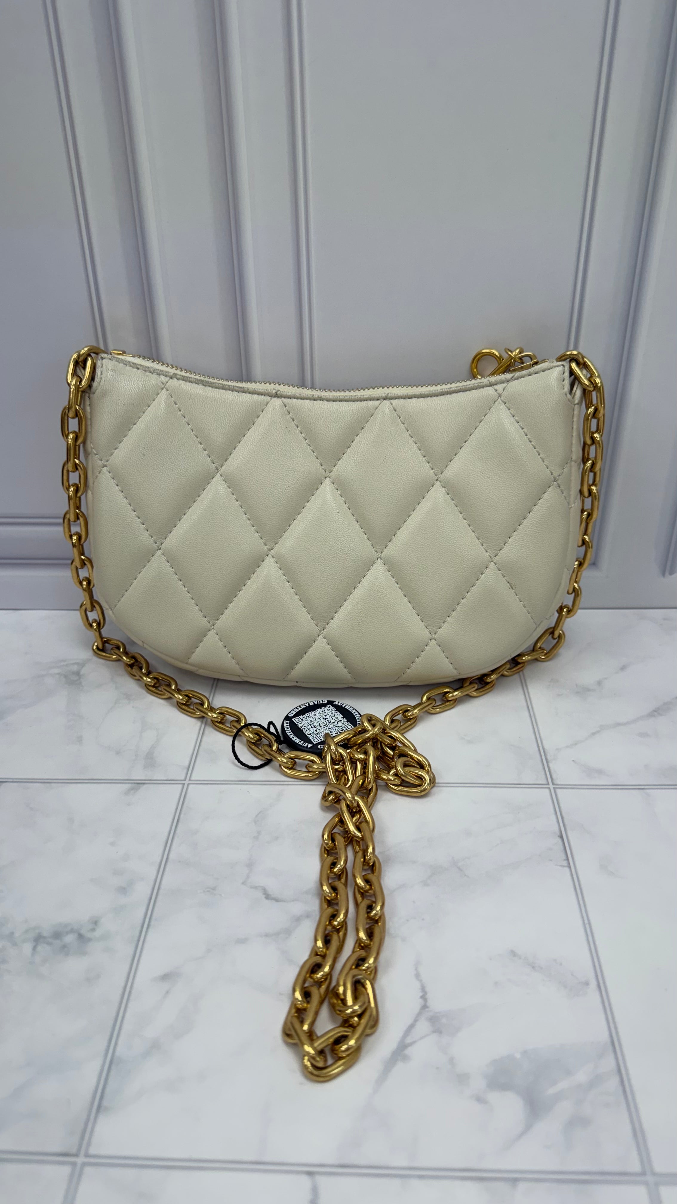 *DONS DROP* Burberry Creme Quilted Leather Rocking Horse Chain Pouch