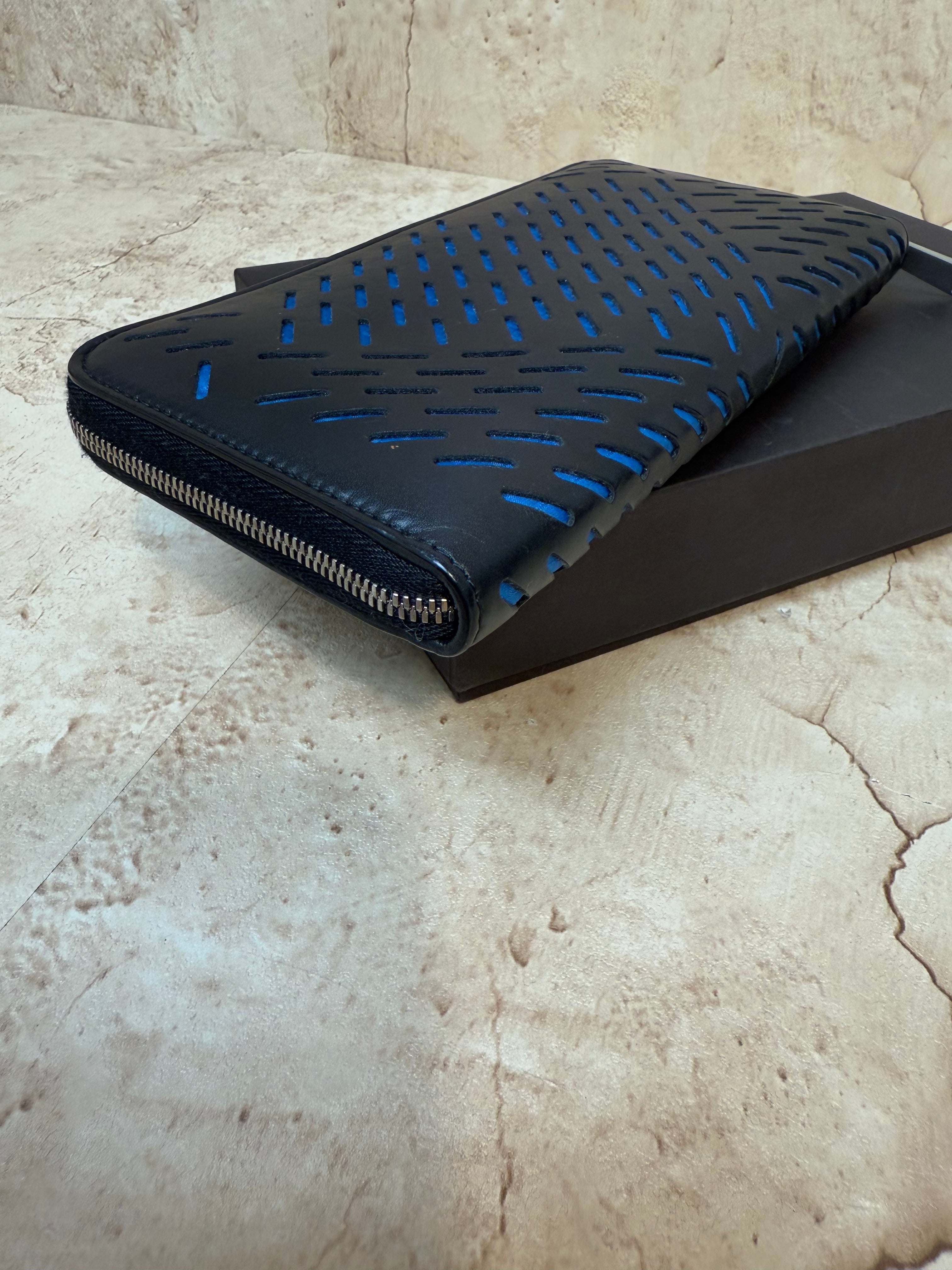 Bottega Veneta Black & Blue Leather Zippy Wallet