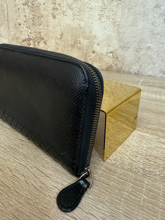 Bottega Veneta Black Leather Zippy Wallet