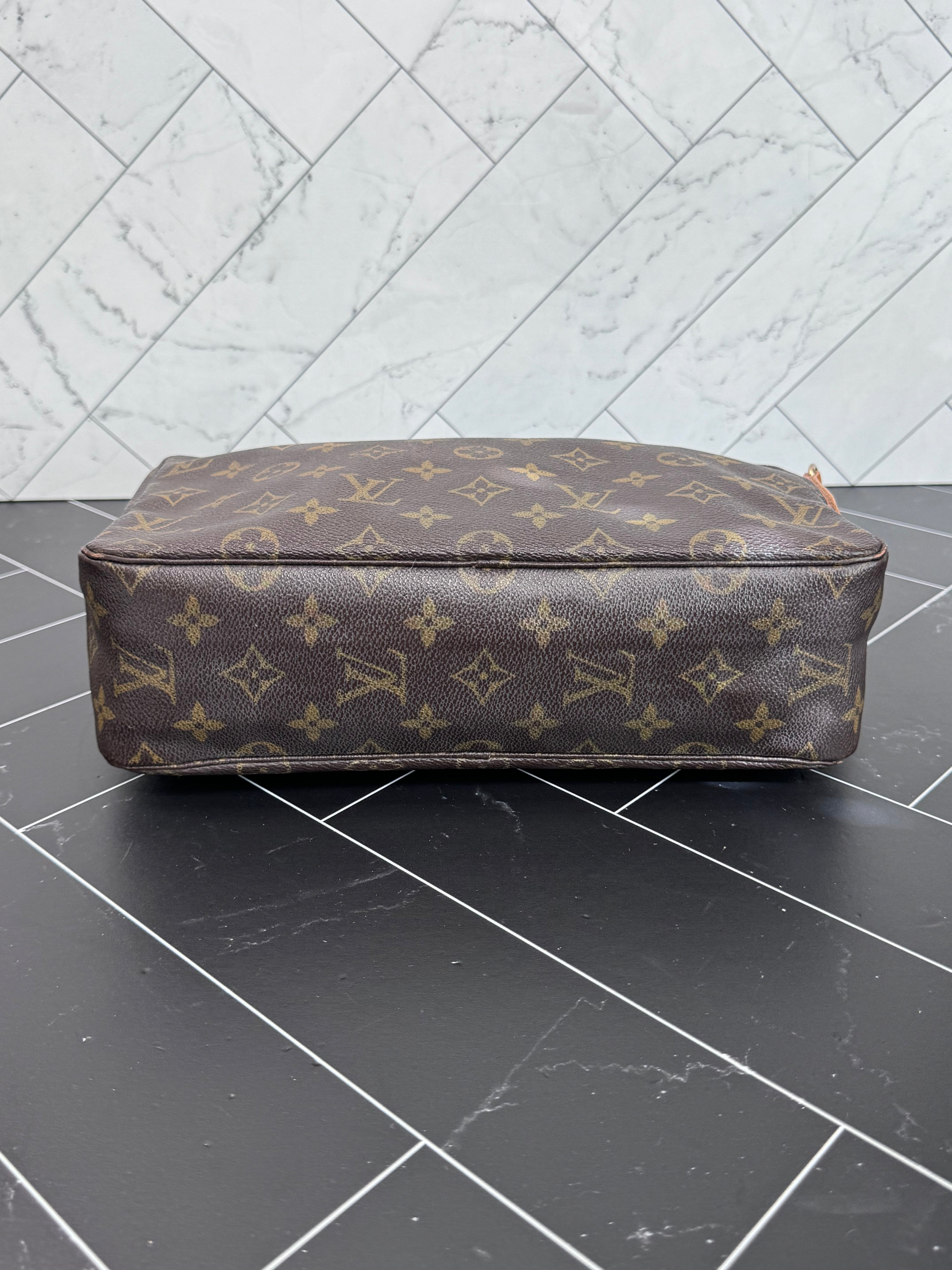 Louis Vuitton  Monogram Trousse 28