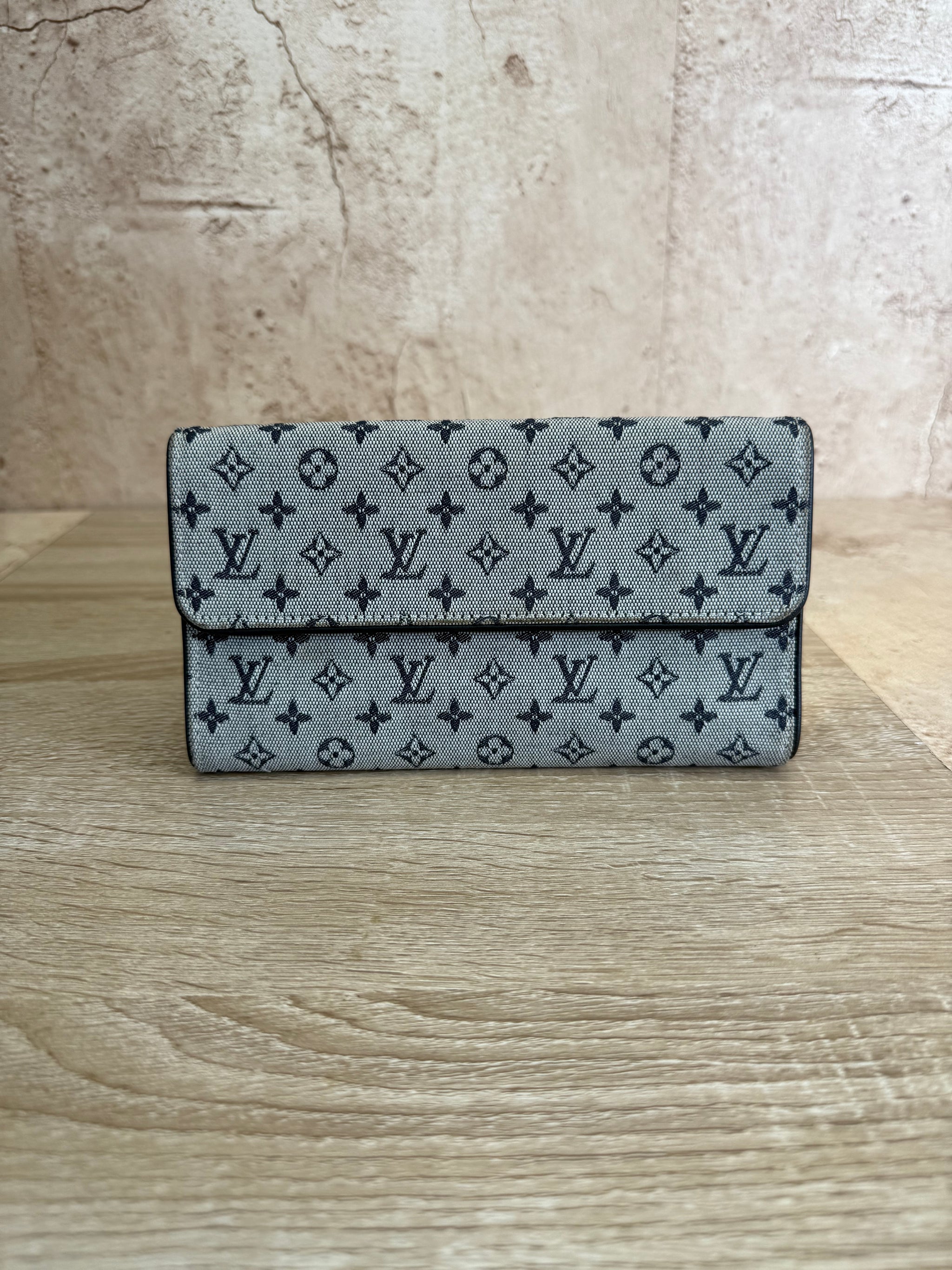 Louis Vuitton Navy Mini Lin International Wallet