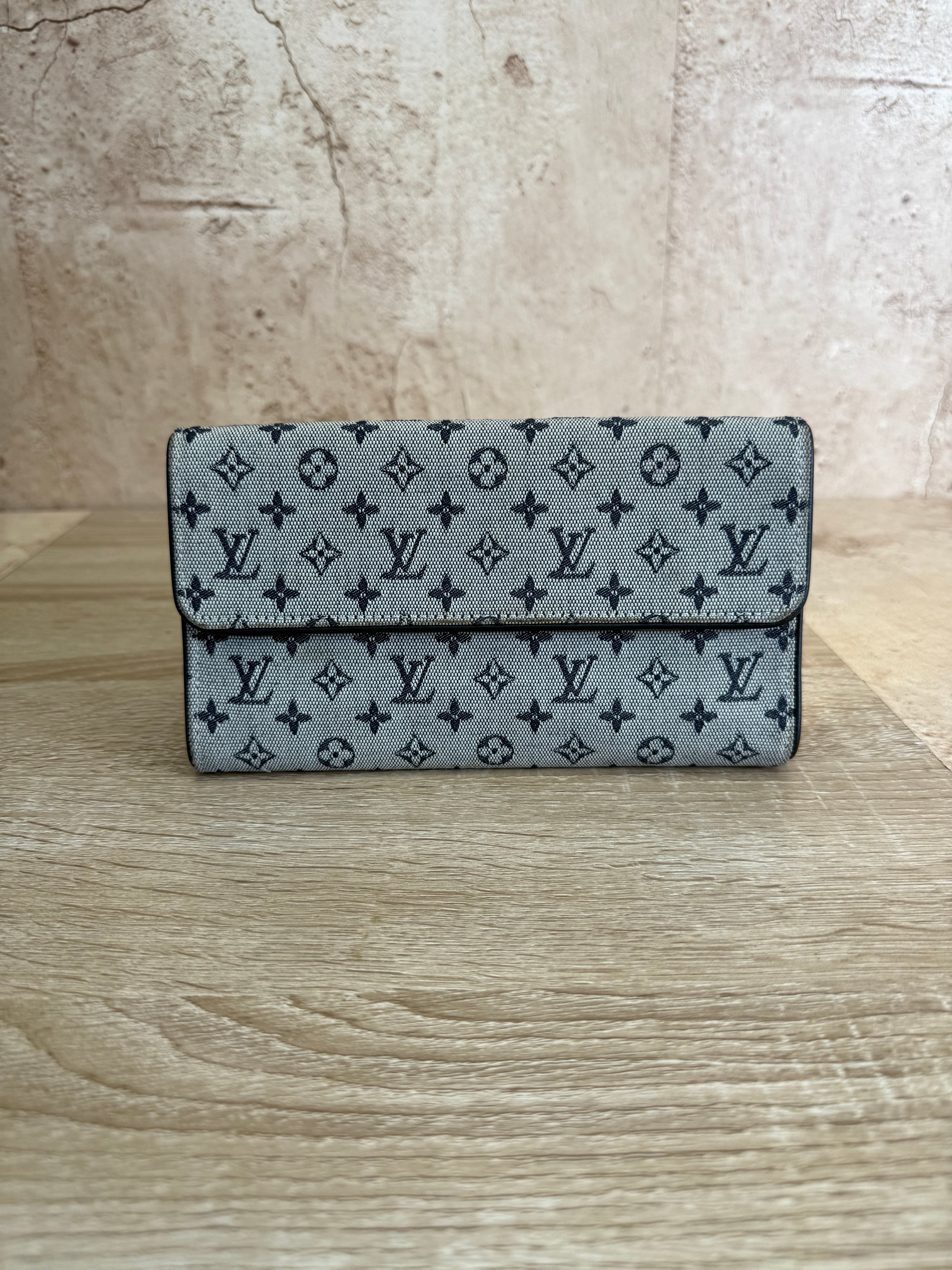 Louis Vuitton Navy Mini Lin International Wallet