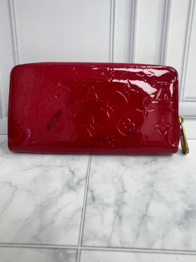 Louis Vuitton Red Vernis Monogram Zippy Wallet