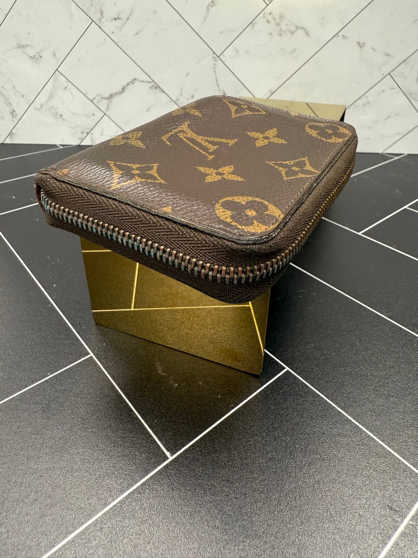 Louis Vuitton Monogram Zippy Coin Case