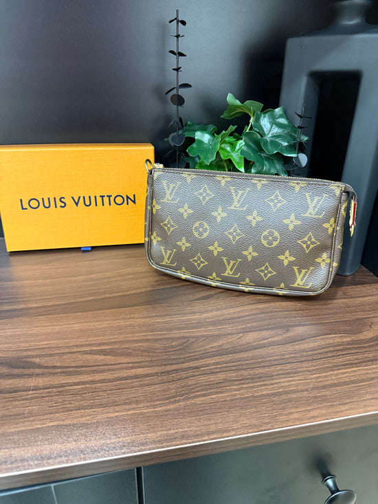 Louis Vuitton Monogram Pochette