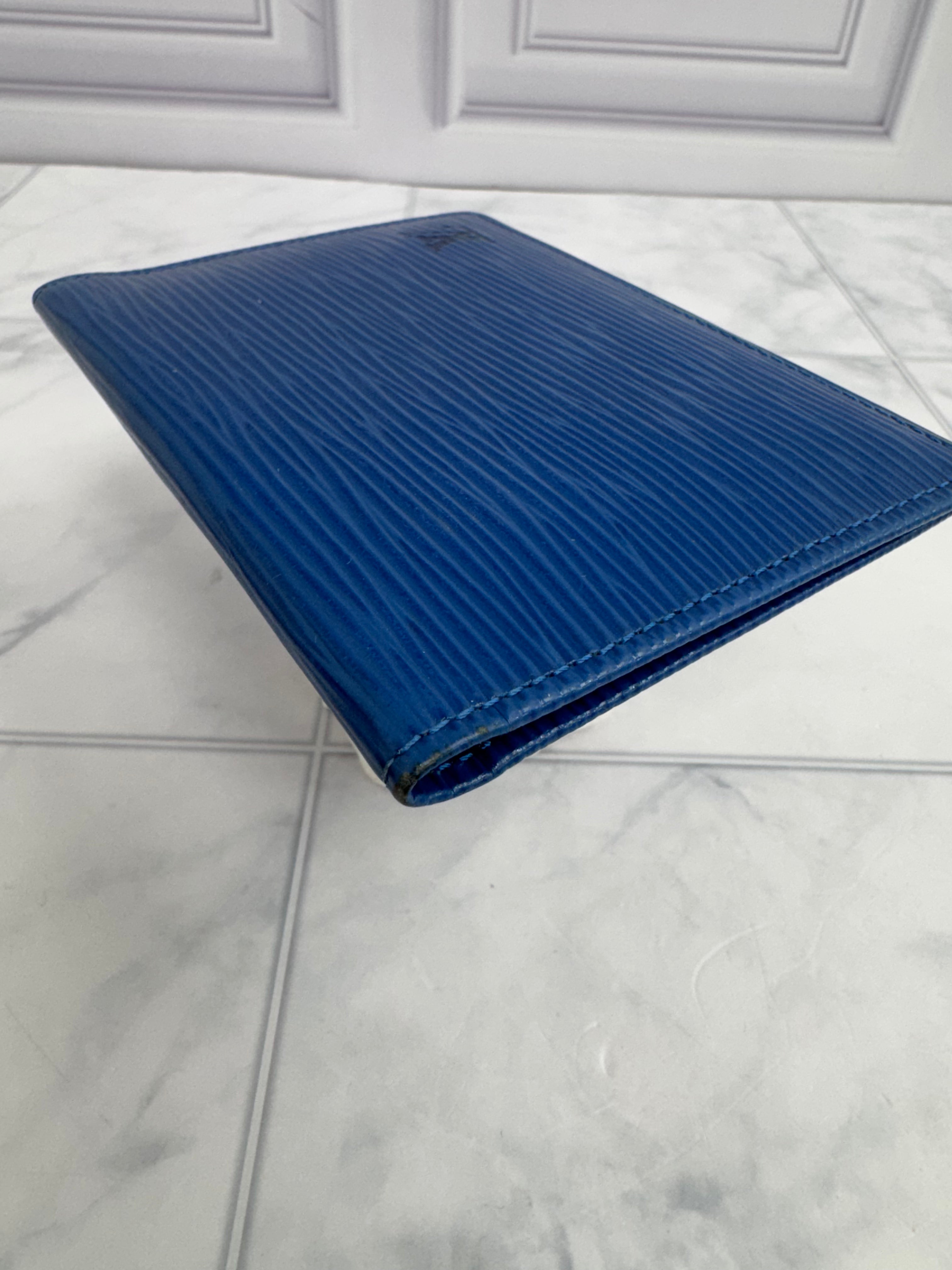 Louis Vuitton Blue Epi Card Case