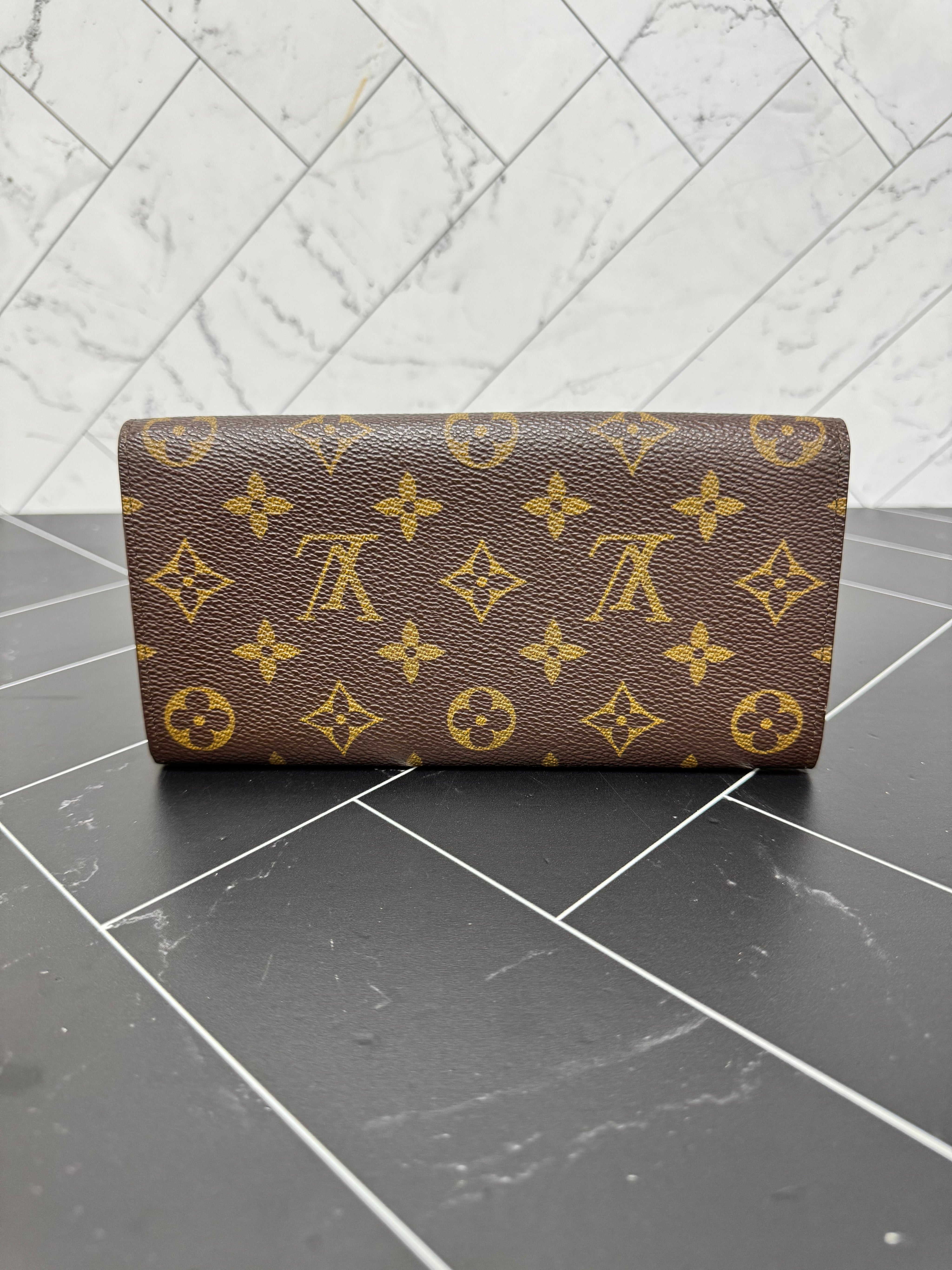 Louis Vuitton Monogram Sarah Wallet