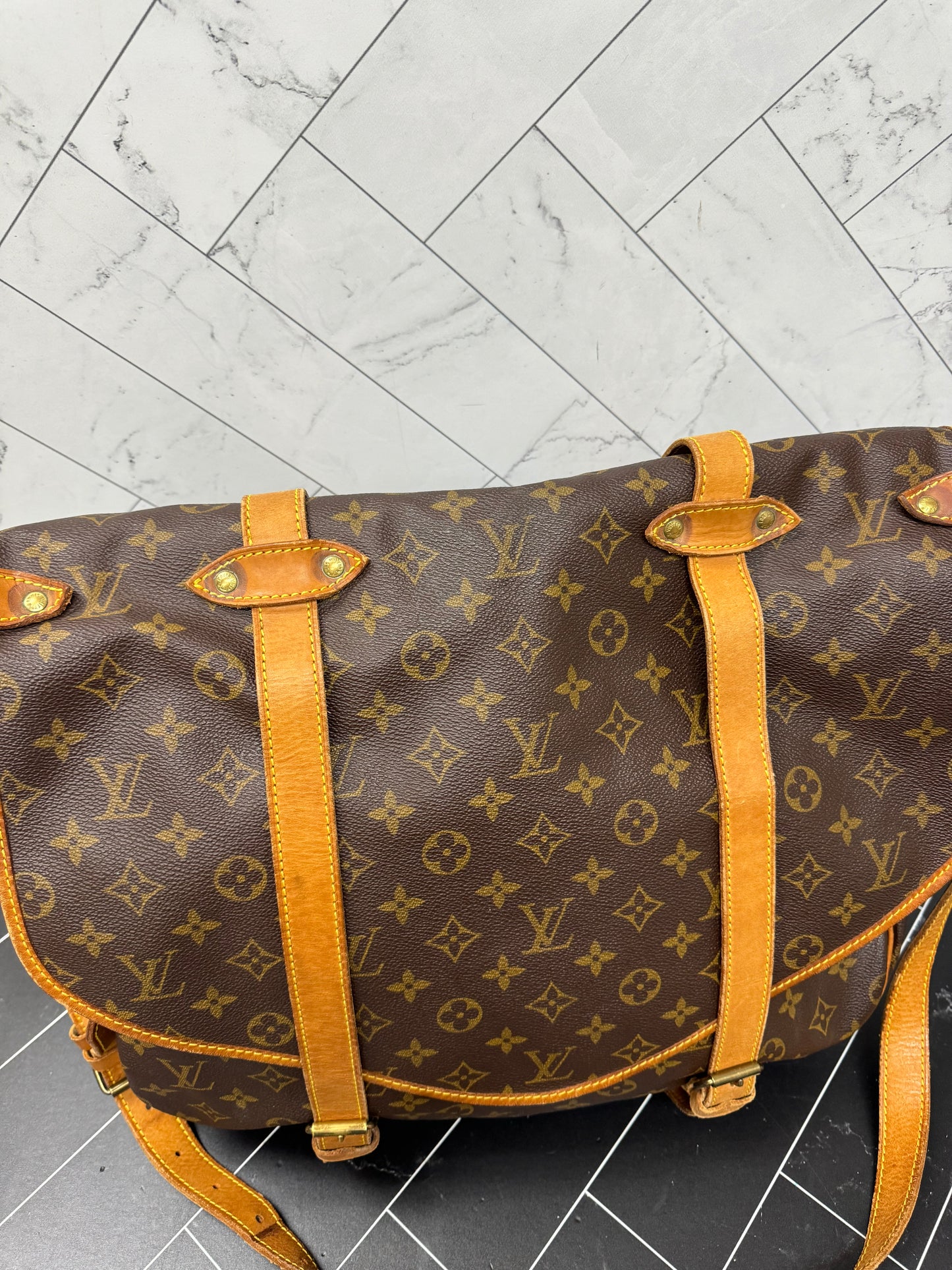 Louis Vuitton Monogram Saumur 35 Messenger Bag