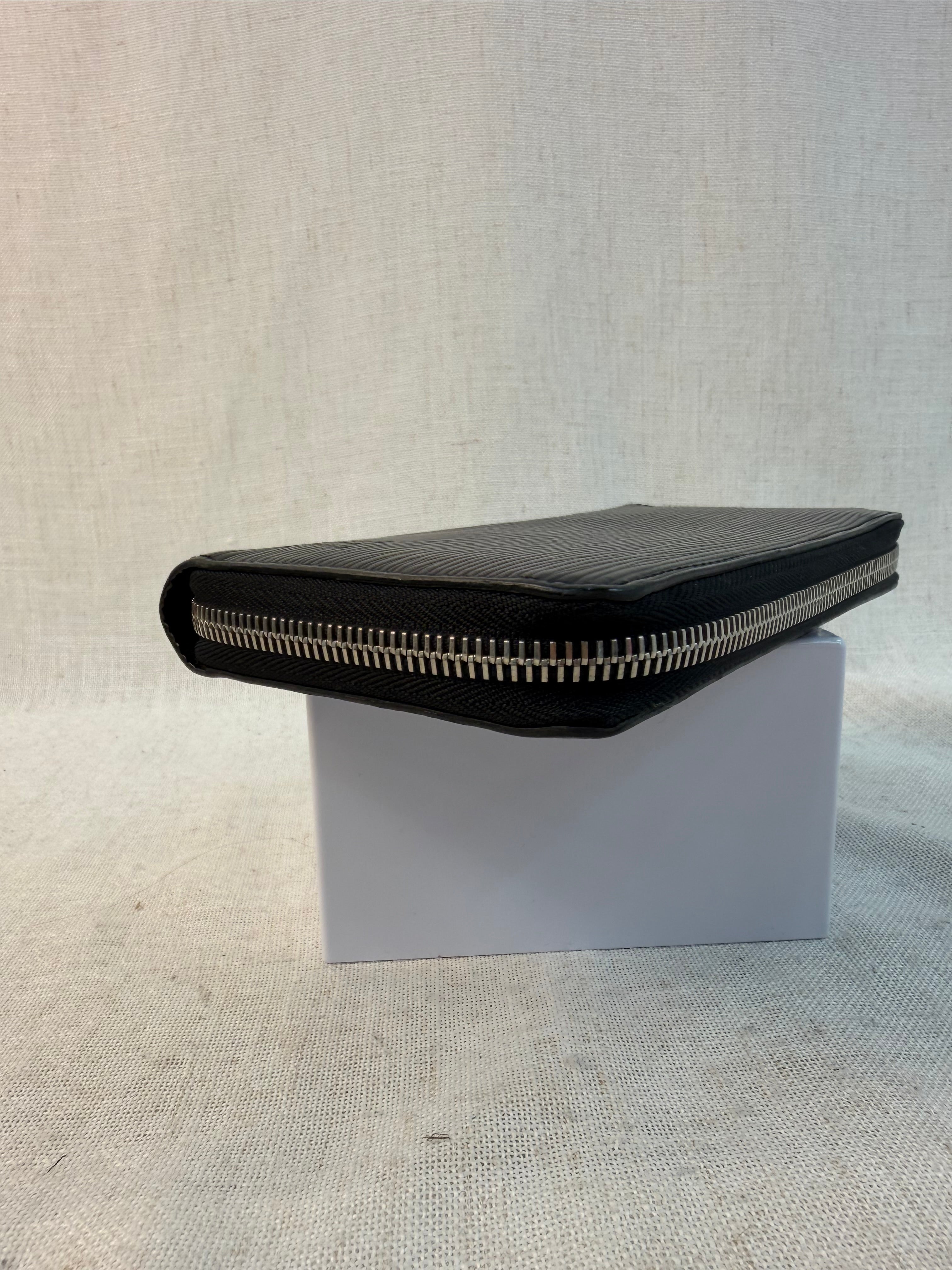 Louis Vuitton Black Epi Zippy Wallet