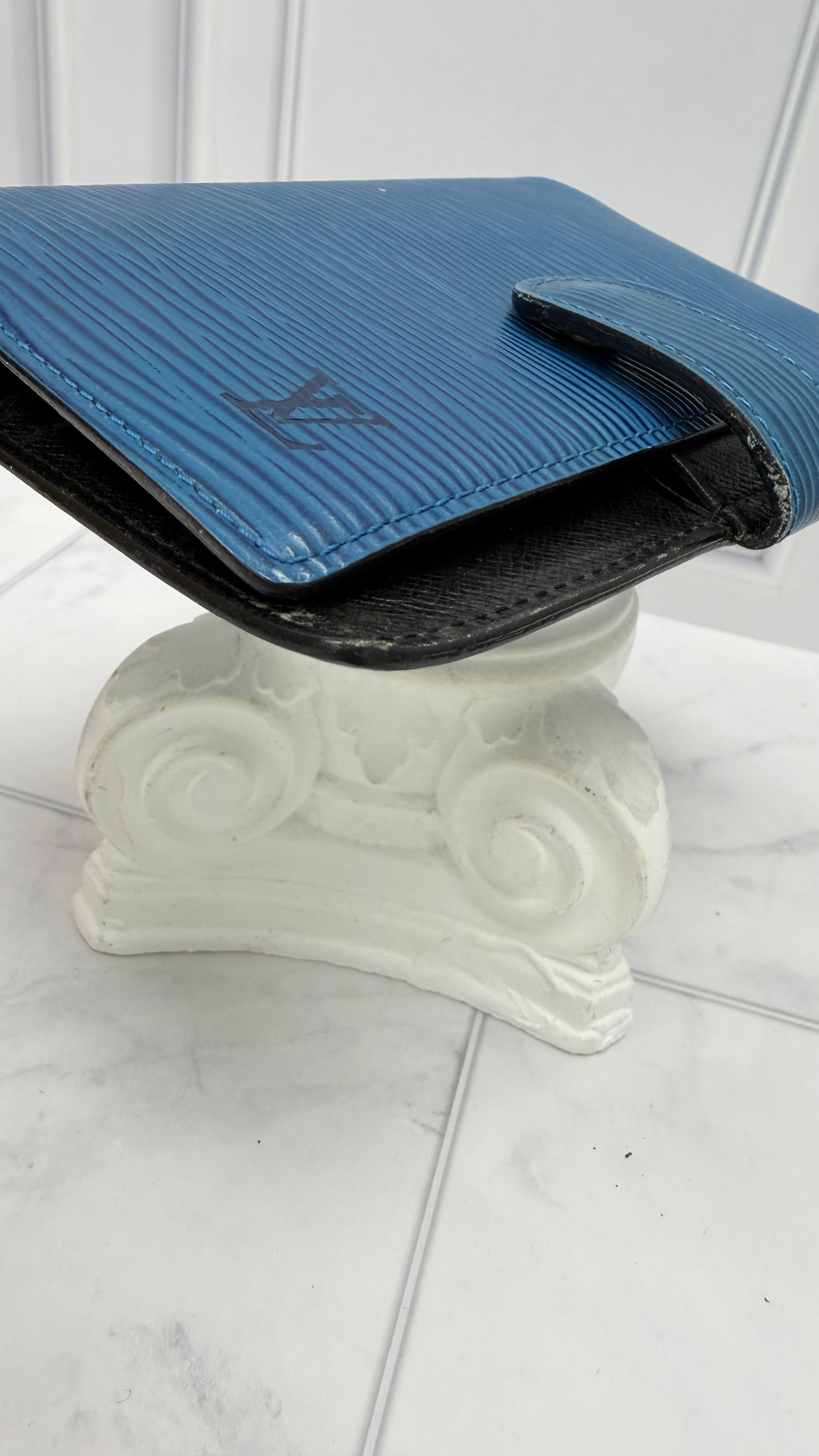 Louis Vuitton Blue Epi Passport Agenda PM