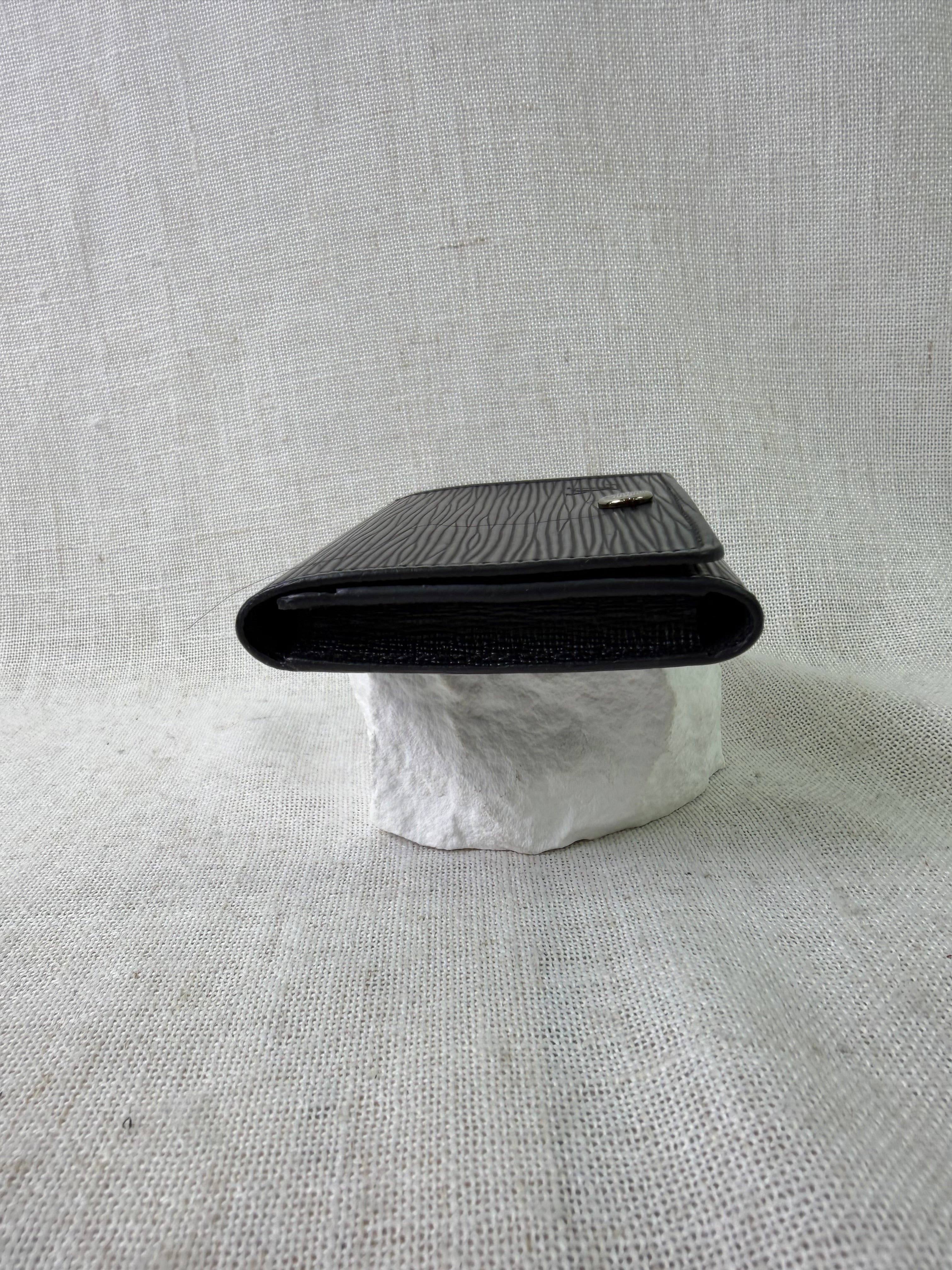 LIKE NEW Louis Vuitton Black Epi Card Case