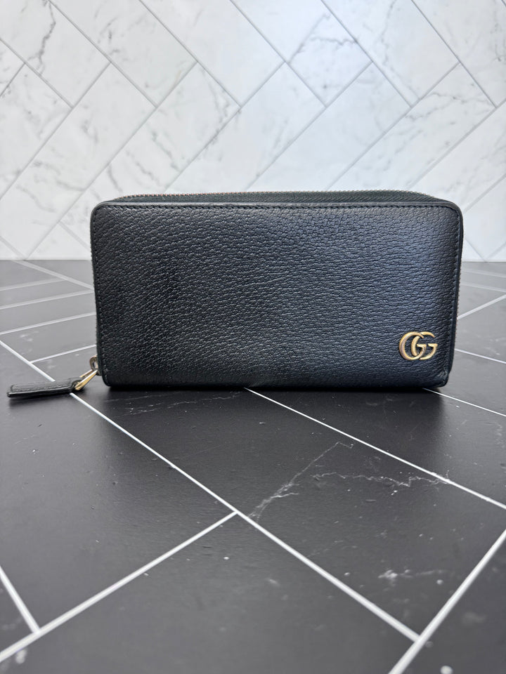 Gucci Black Leather Marmont Zippy Wallet