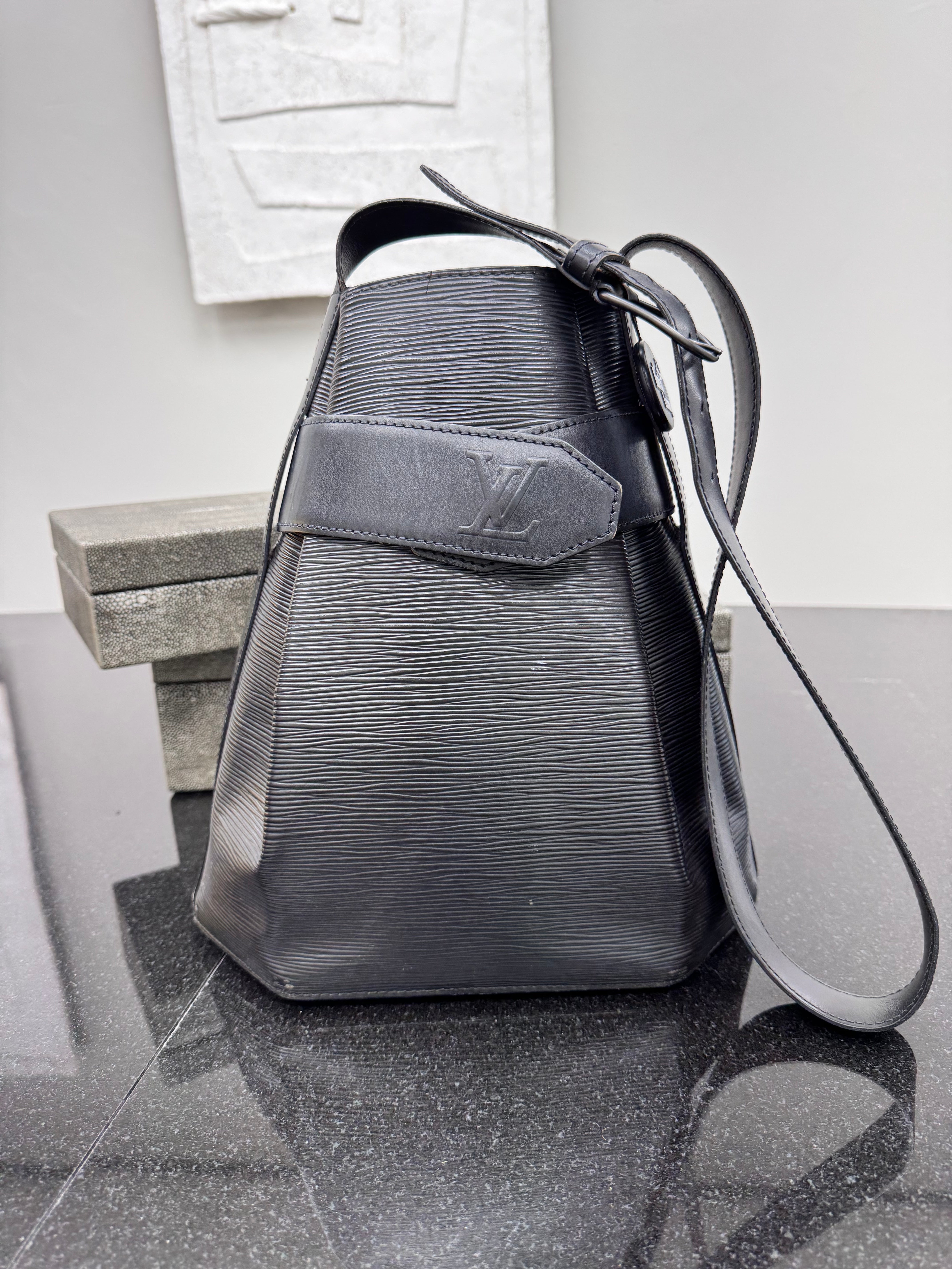 *DONS DROP* Louis Vuitton Black Leather Sac D'Epaule Shoulder Bag