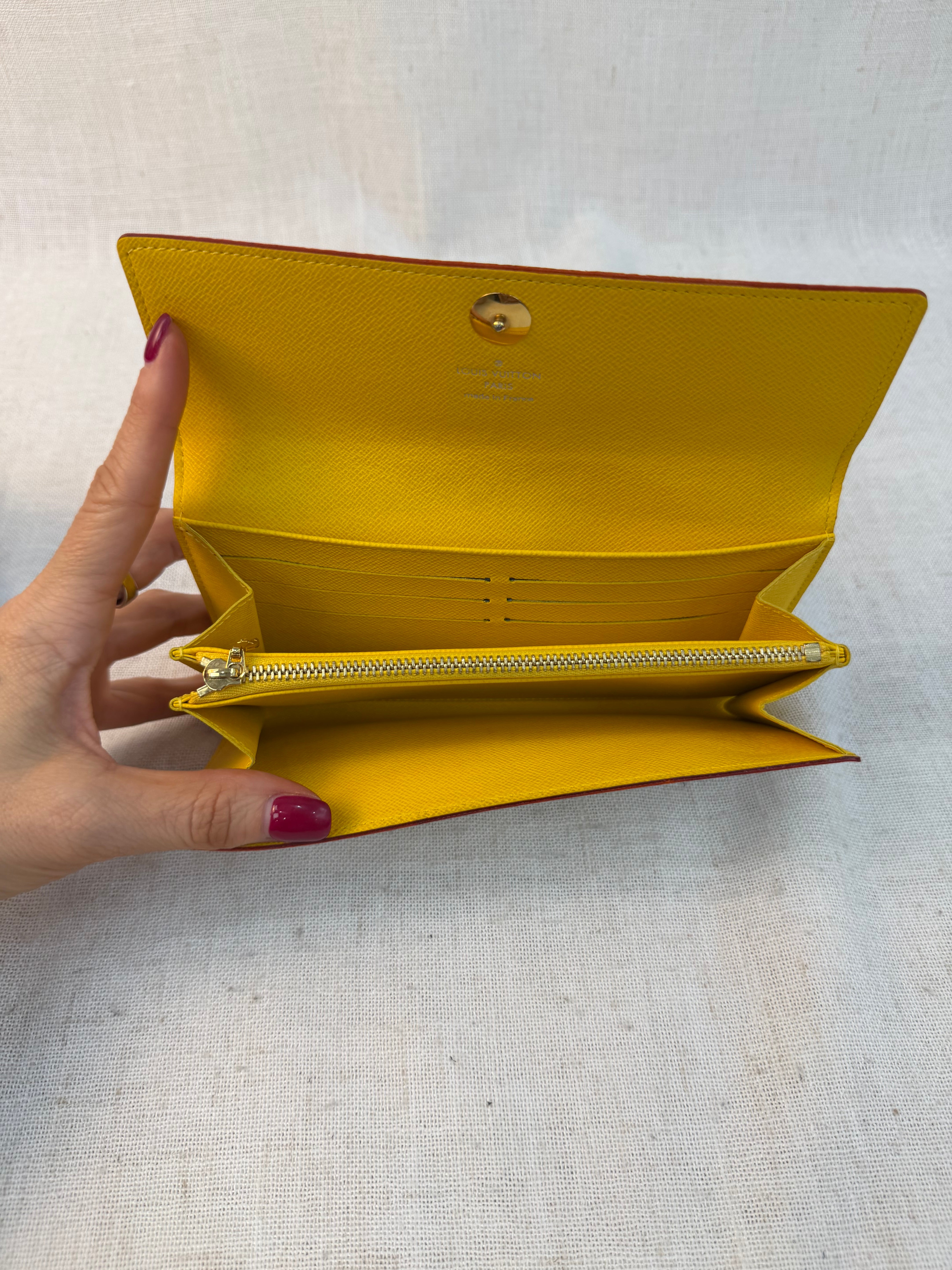 LIKE NEW Louis Vuitton Monogram White Multicolor Sarah Wallet