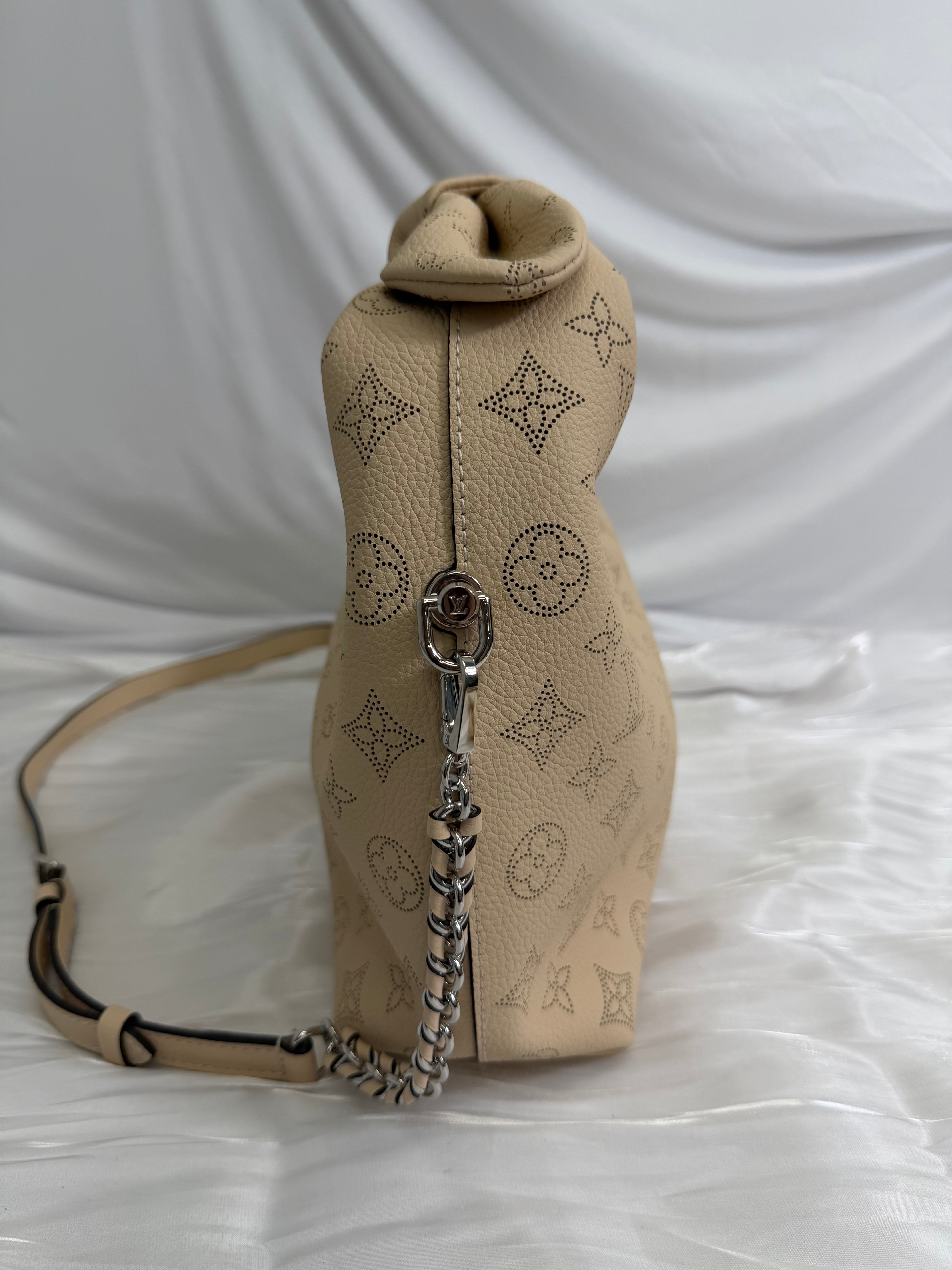 BRAND NEW Louis Vuitton Monogram Beige Mahina Leather Why Knot PM Bag