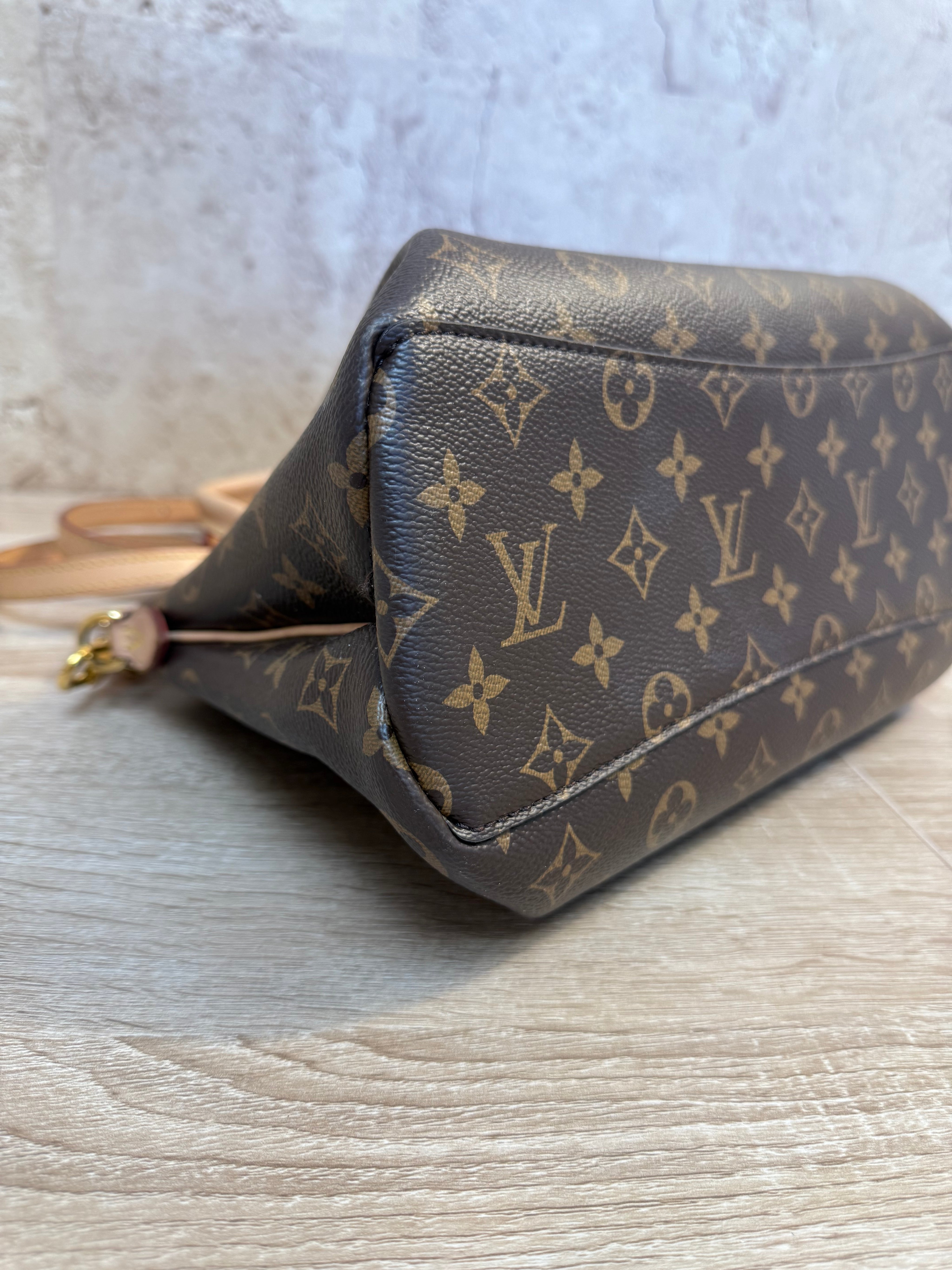 LIKE NEW- Louis Vuitton Monogram Rivoli PM 2way Bag