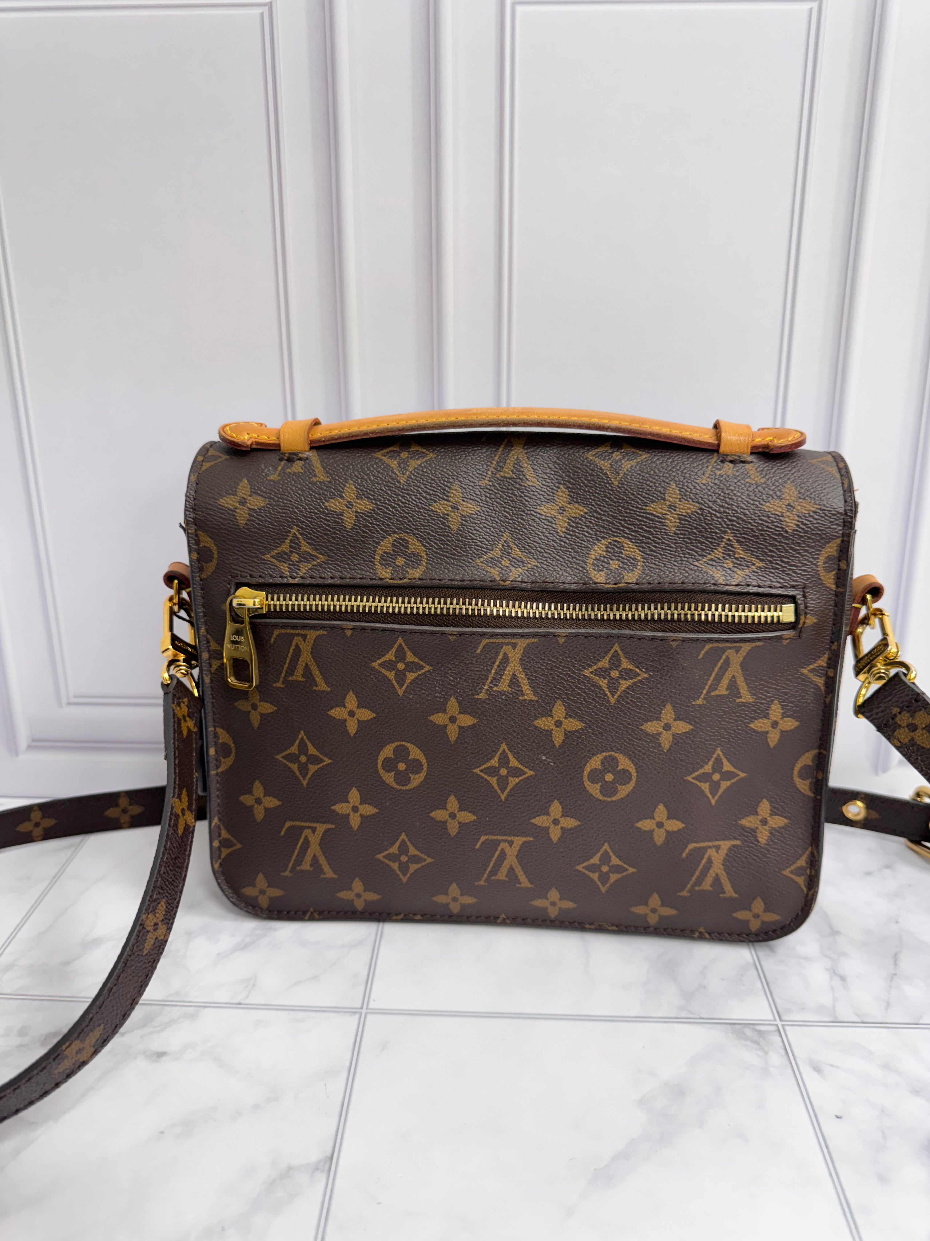 DONS DROP* Louis Vuitton Monogram Pochette Metis Handbags