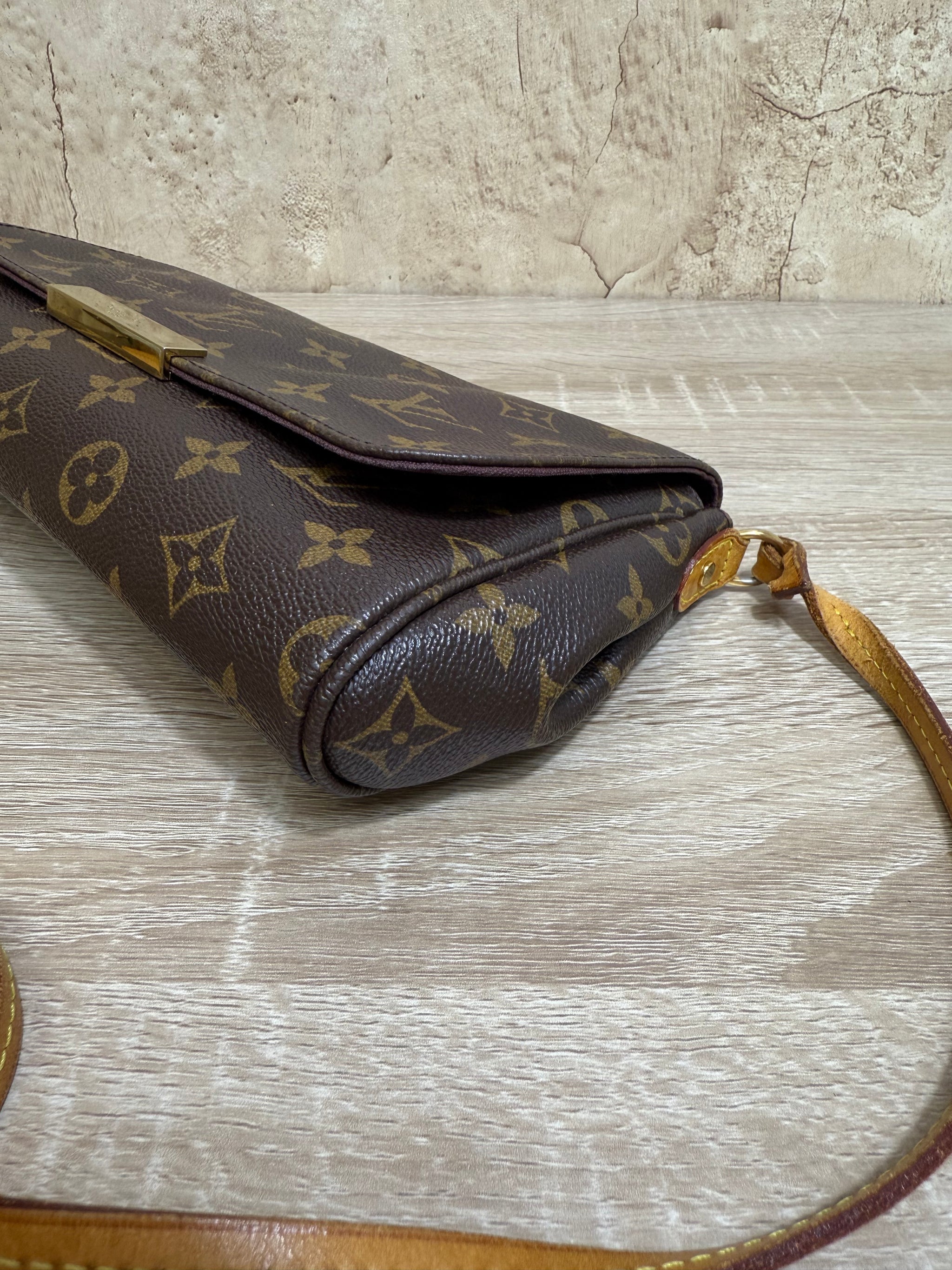 Louis Vuitton Monogram Favorite MM Crossbody Bag