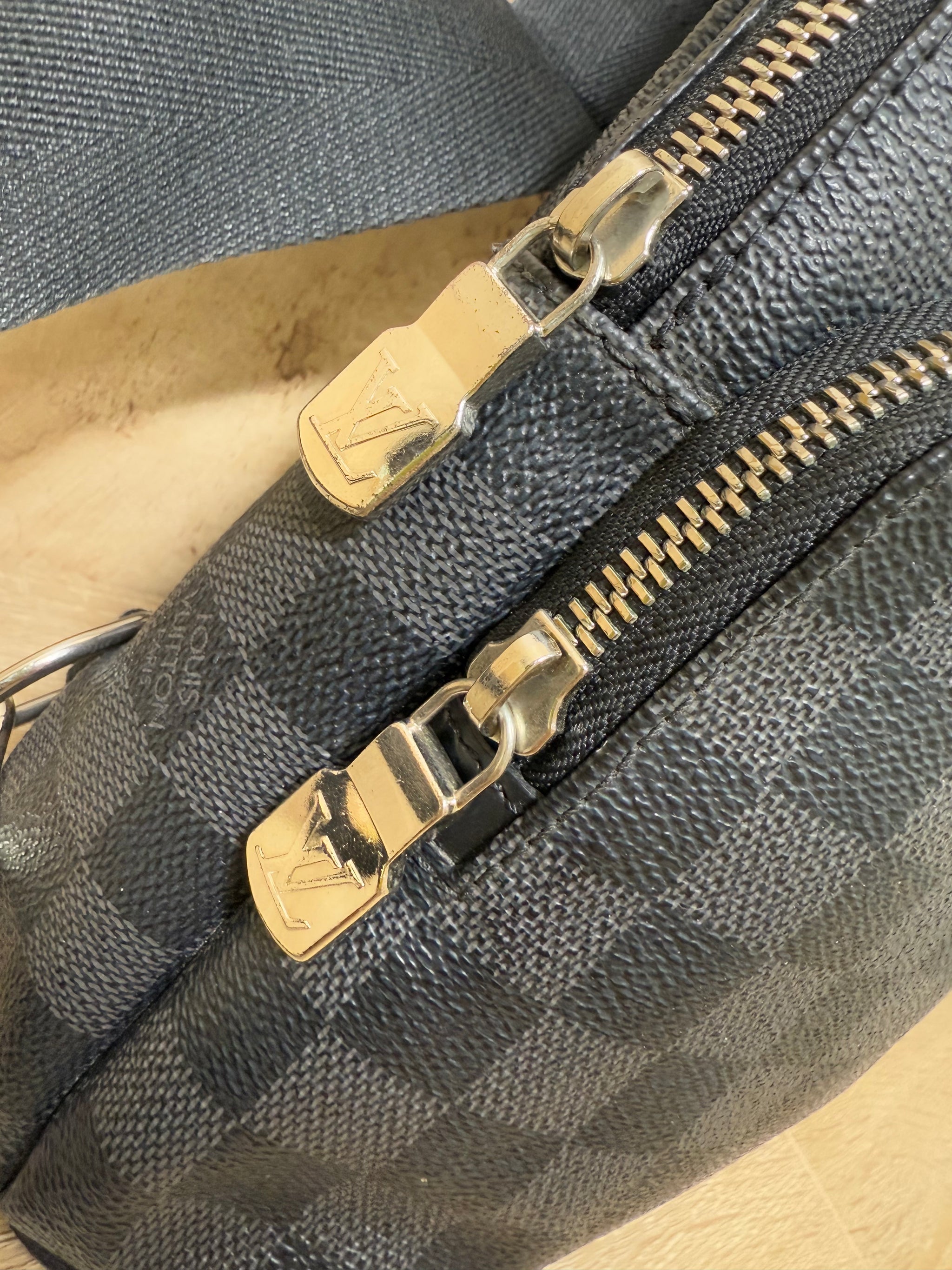 Louis Vuitton Damier Graphite Avenue Sling