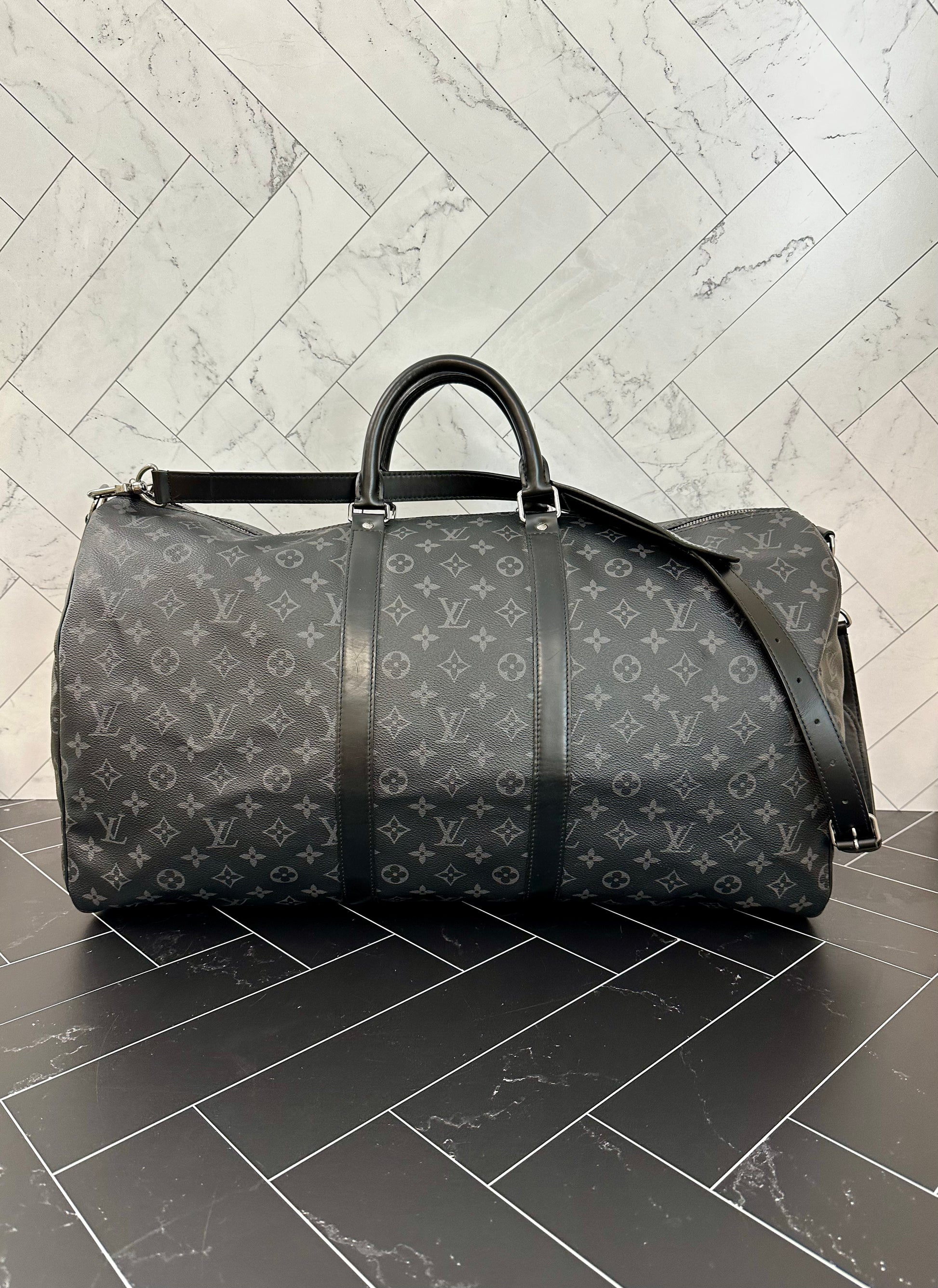 Louis Vuitton Monogram Eclipse Keepall 55 Bandouliere – The Don's Luxury  Goods