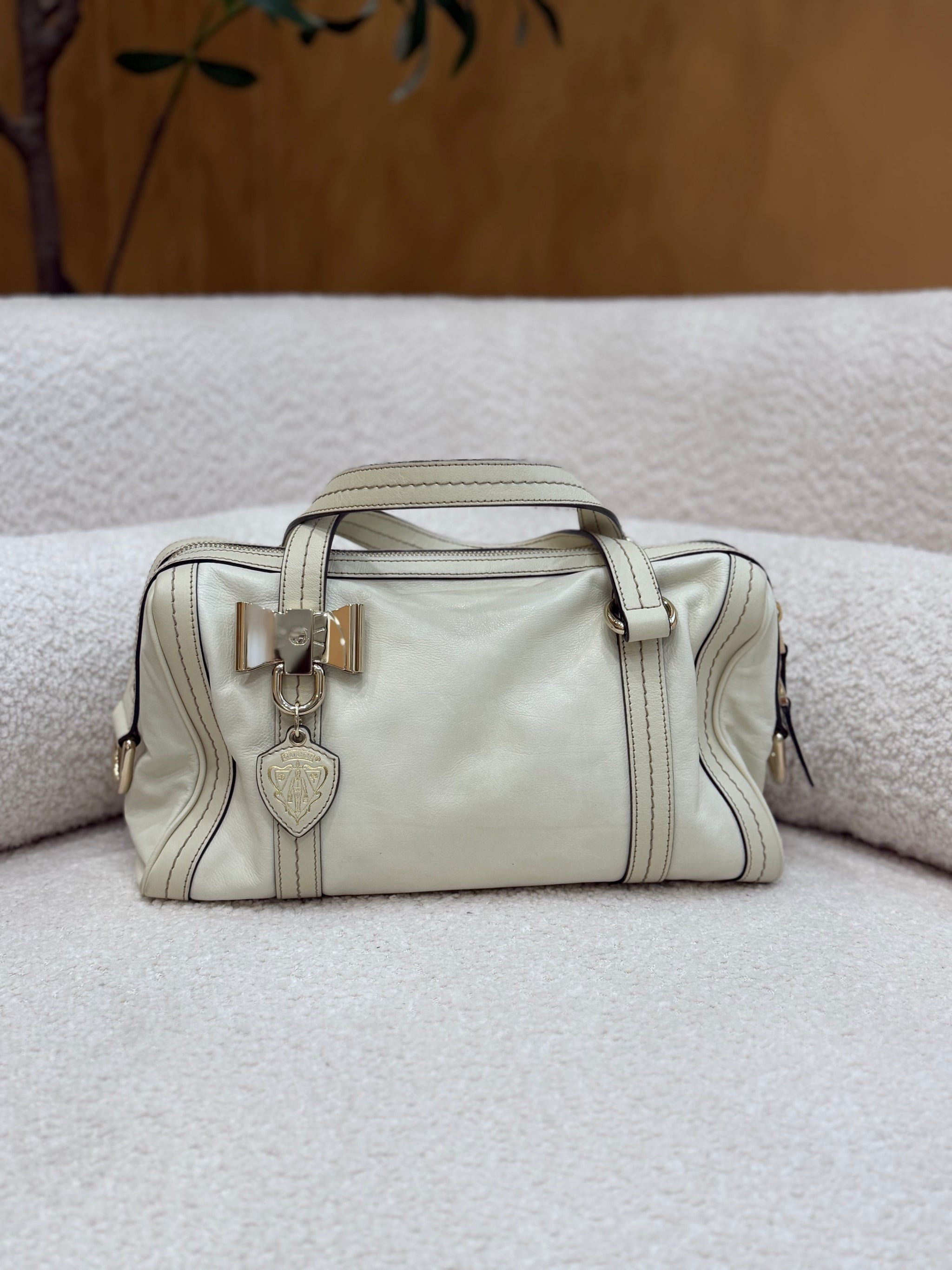 Gucci Cream Leather Duchessa Top Handle Bag