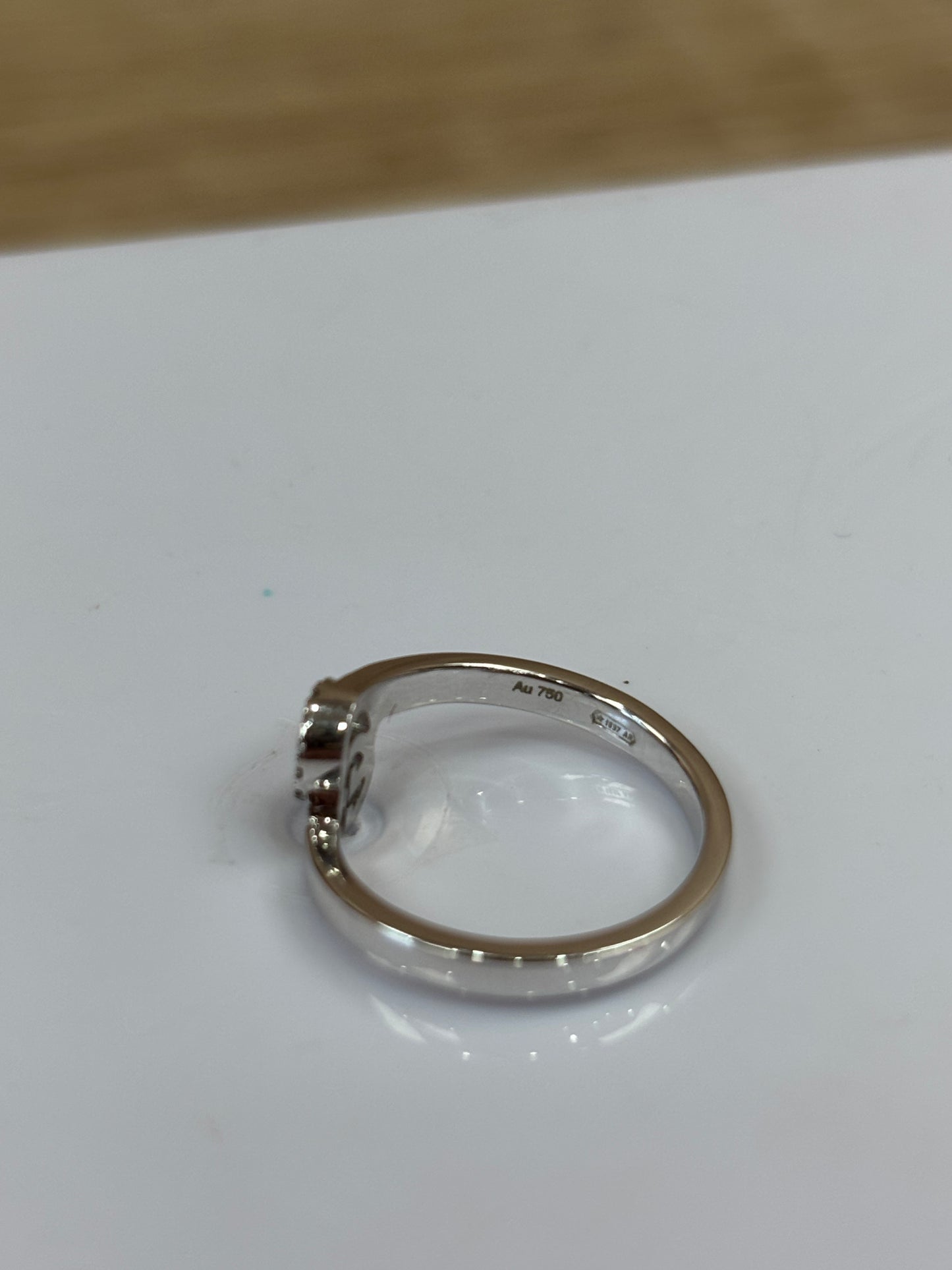 Gucci White Gold Diamond Ring
