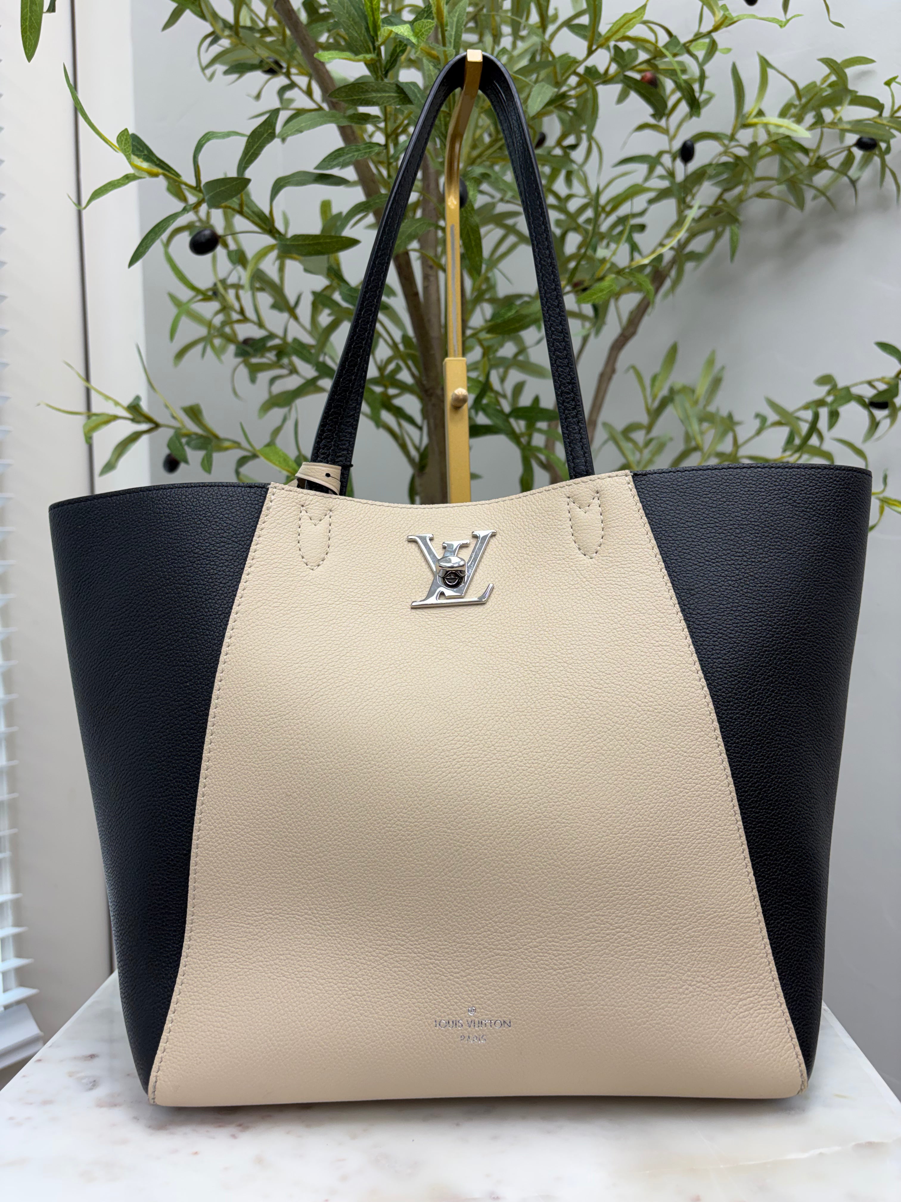 *DONS PRE DROP* Louis Vuitton Black & Cream Leather Lockme Cabas Tote Bag