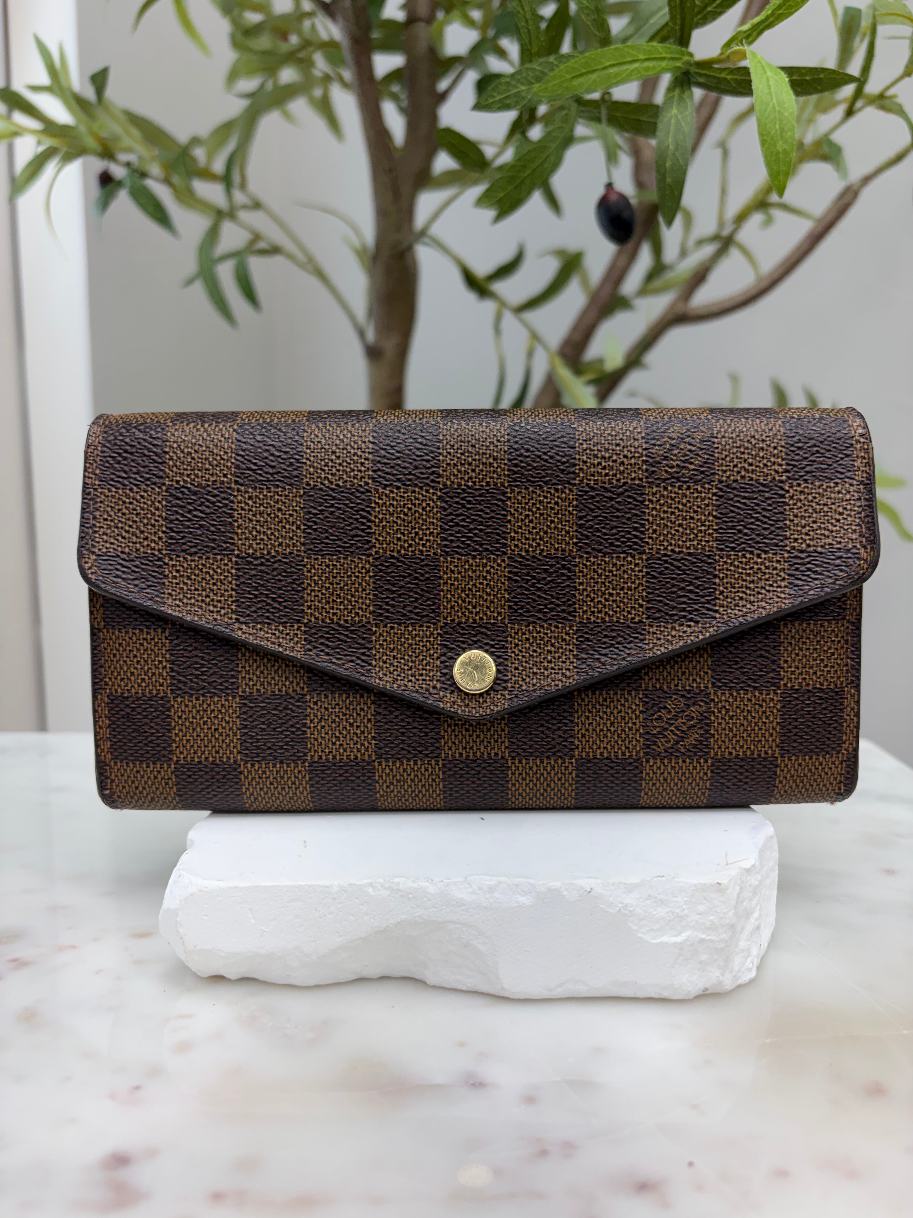 *DONS DROP* Louis Vuitton Damier Ebene Sarah Wallet