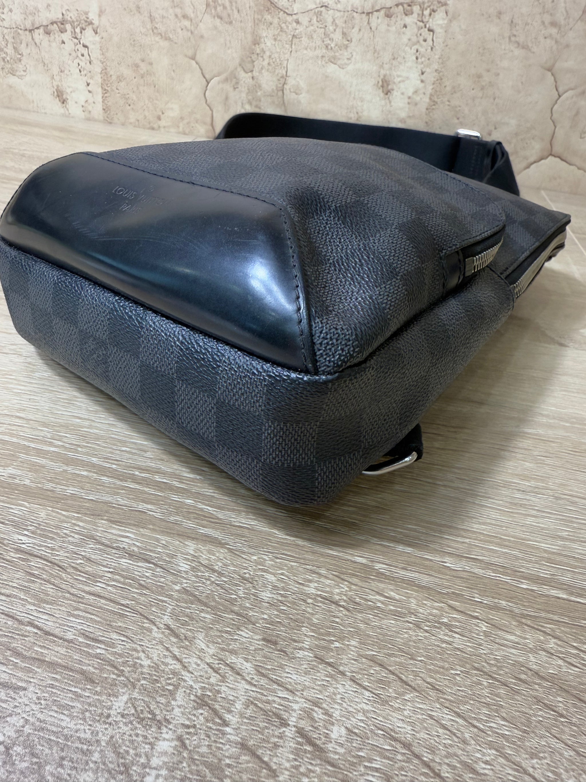 Louis Vuitton Damier Graphite Avenue Sling