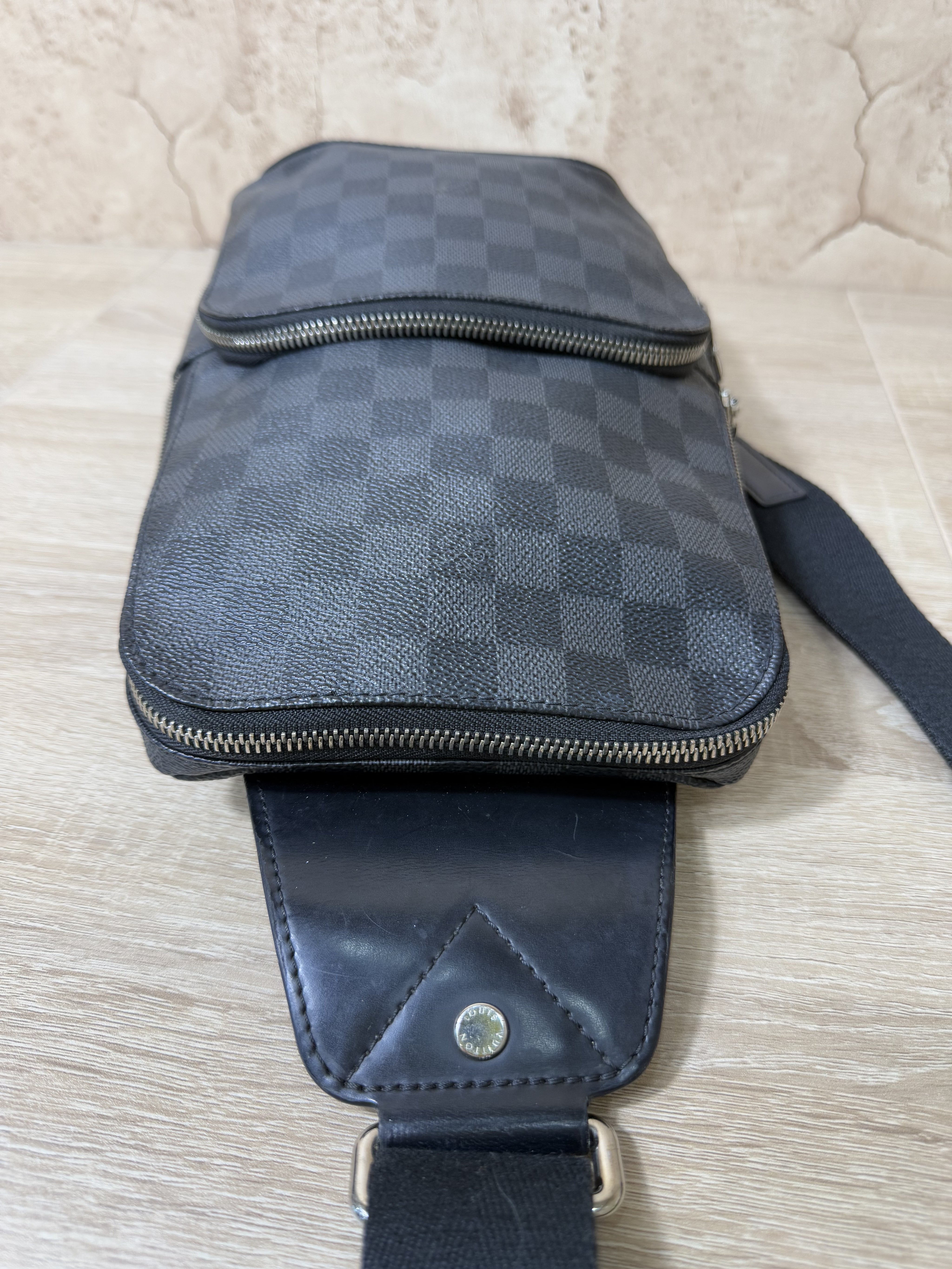 Louis Vuitton Damier Graphite Avenue Sling