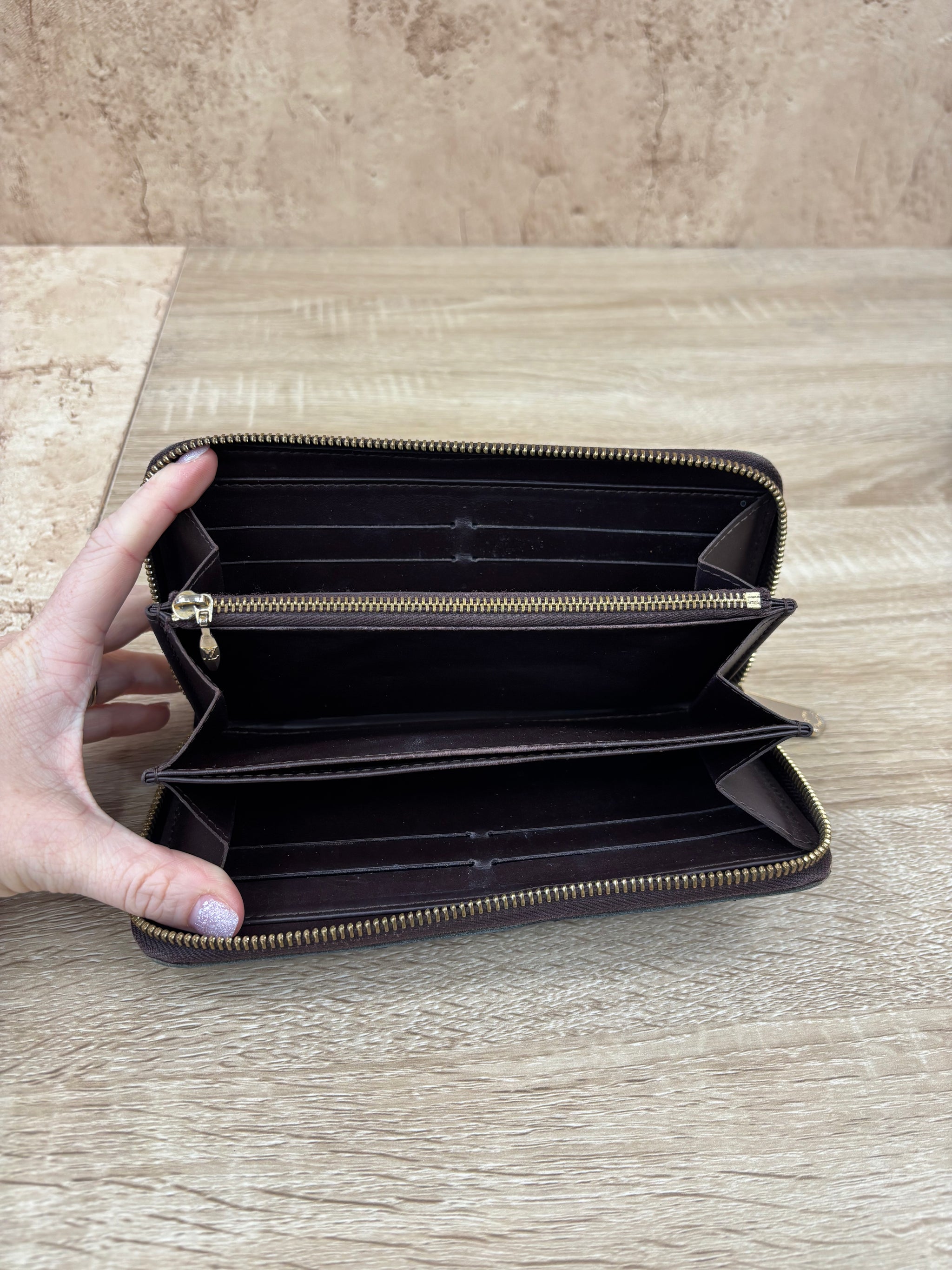 Louis Vuitton Plum Vernis Zippy Wallet
