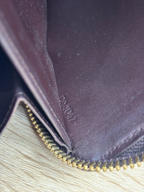 Louis Vuitton Plum Vernis Zippy Wallet