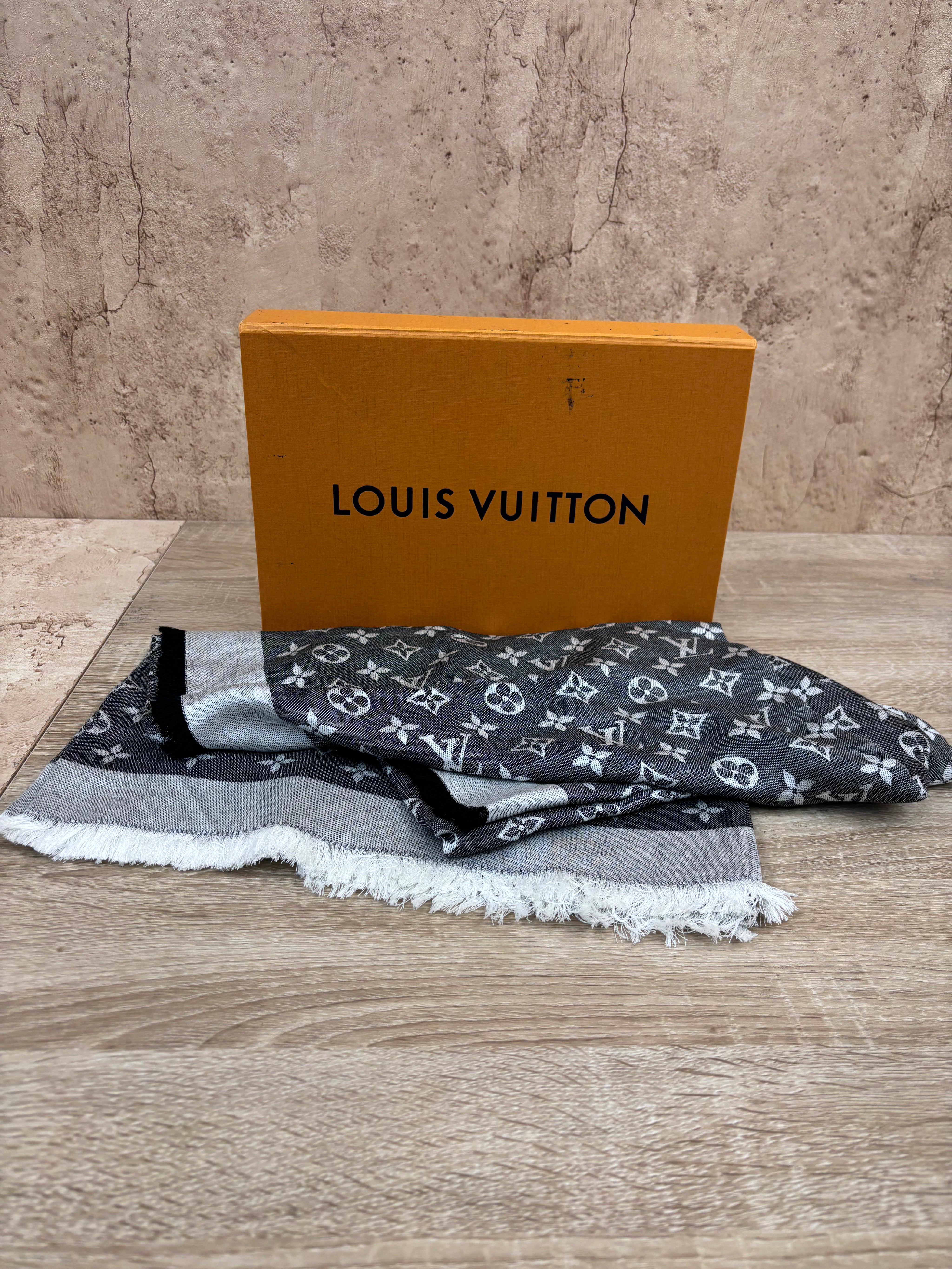 Louis Vuitton Black Gray Monogram Scarf