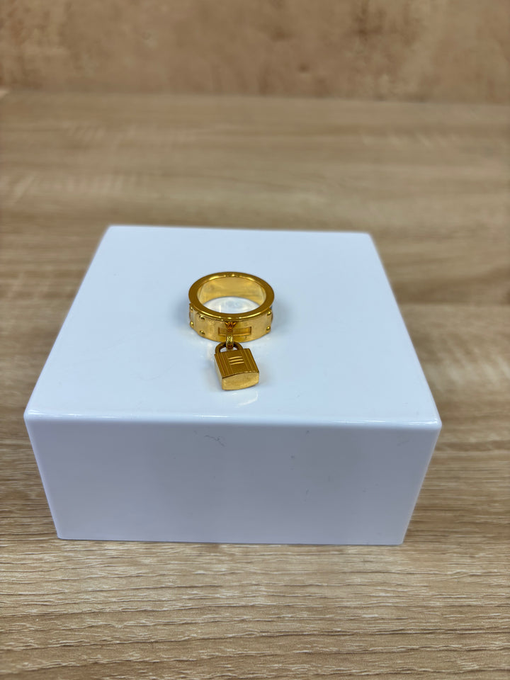 Hermes Green And Gold Kelly Scarf Ring Exotic