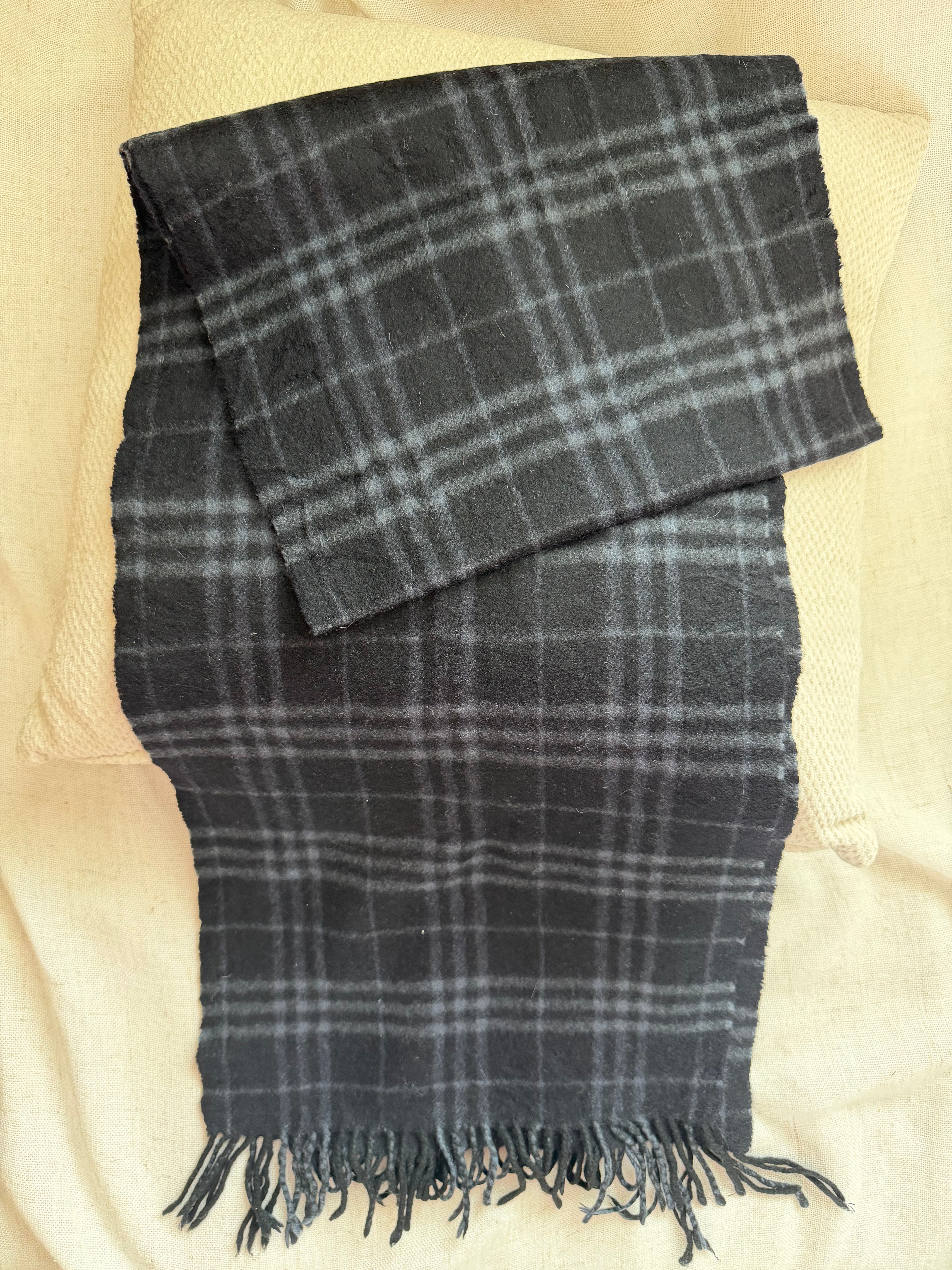 Burberry Vintage Black And Grey Novacheck Cashmere Scarf