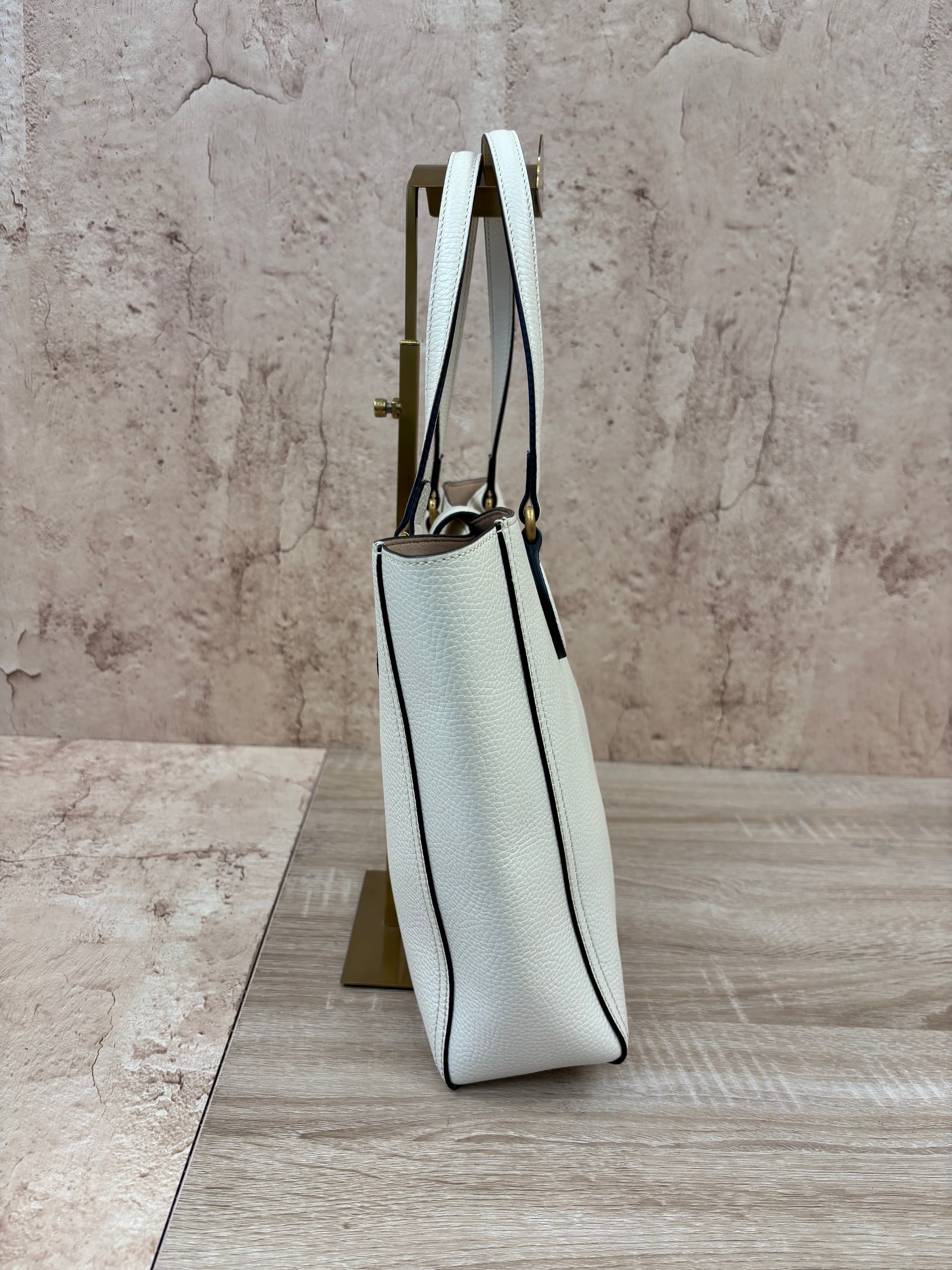 BRAND NEW- Gucci White Leather Dahlia Tote With Pouch
