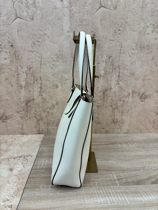 BRAND NEW- Gucci White Leather Dahlia Tote With Pouch