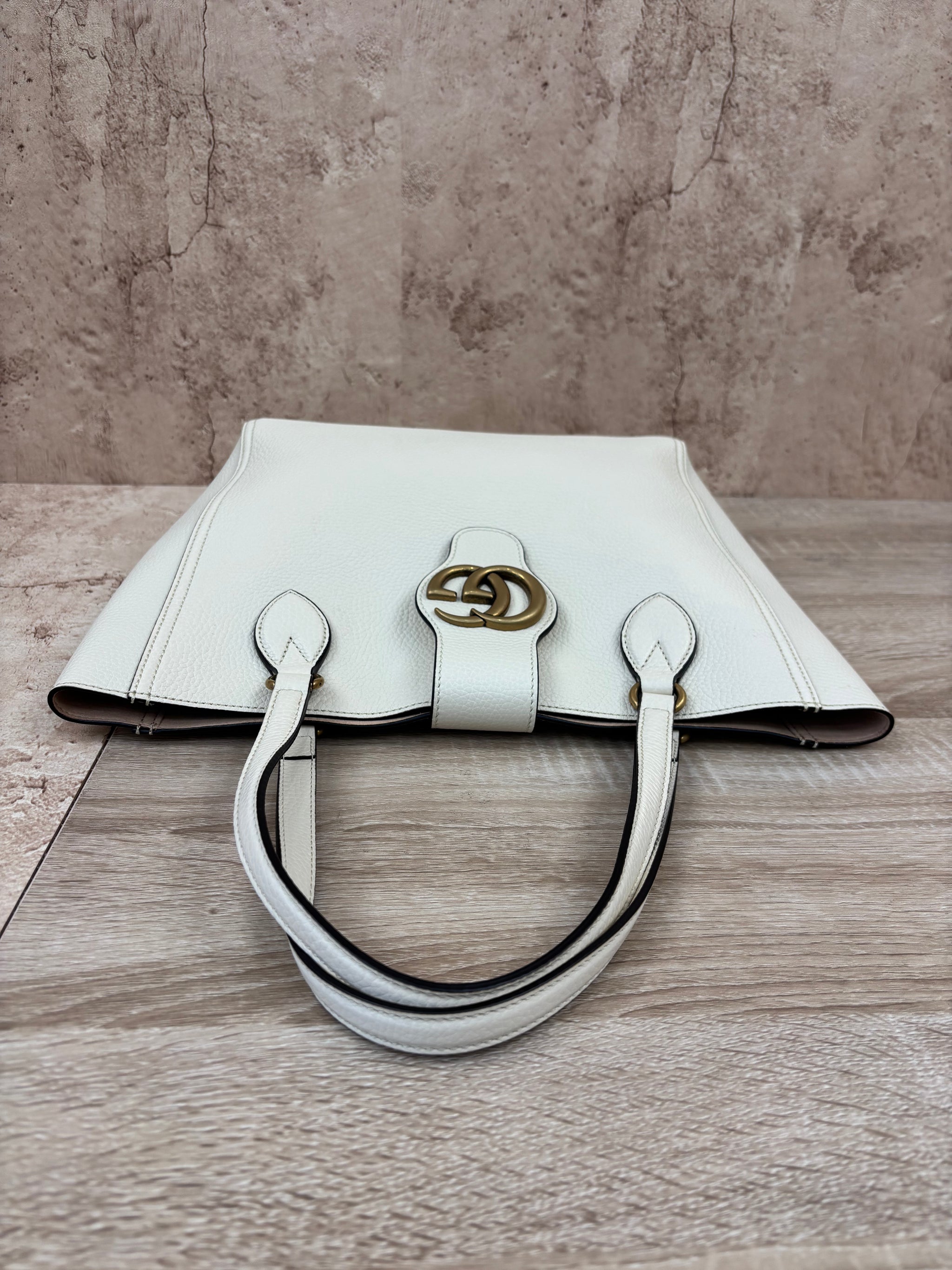BRAND NEW- Gucci White Leather Dahlia Tote With Pouch