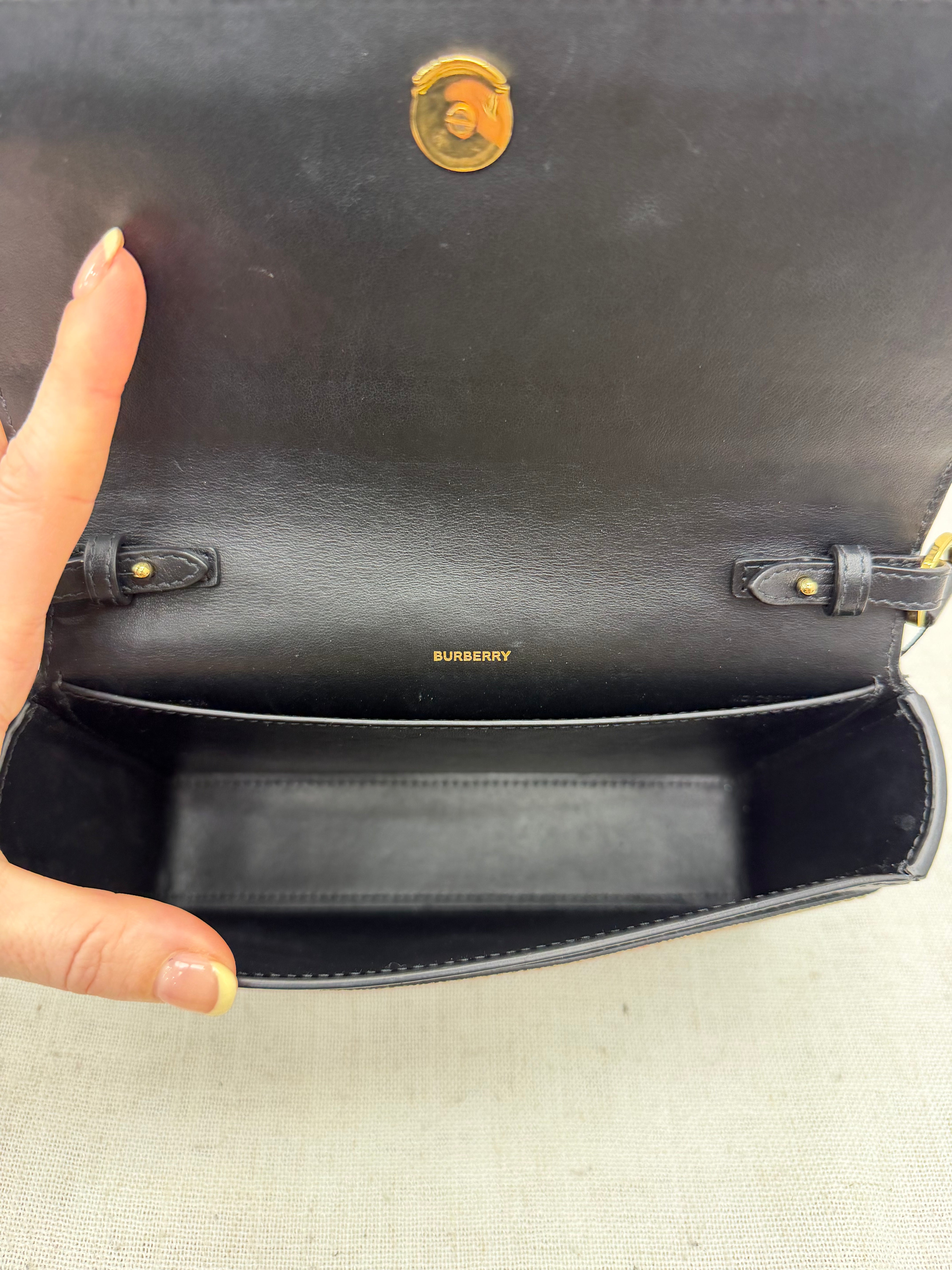 LIKE NEW- Burberry Tan Nova Check & Black Calfskin Hampshire Crossbody