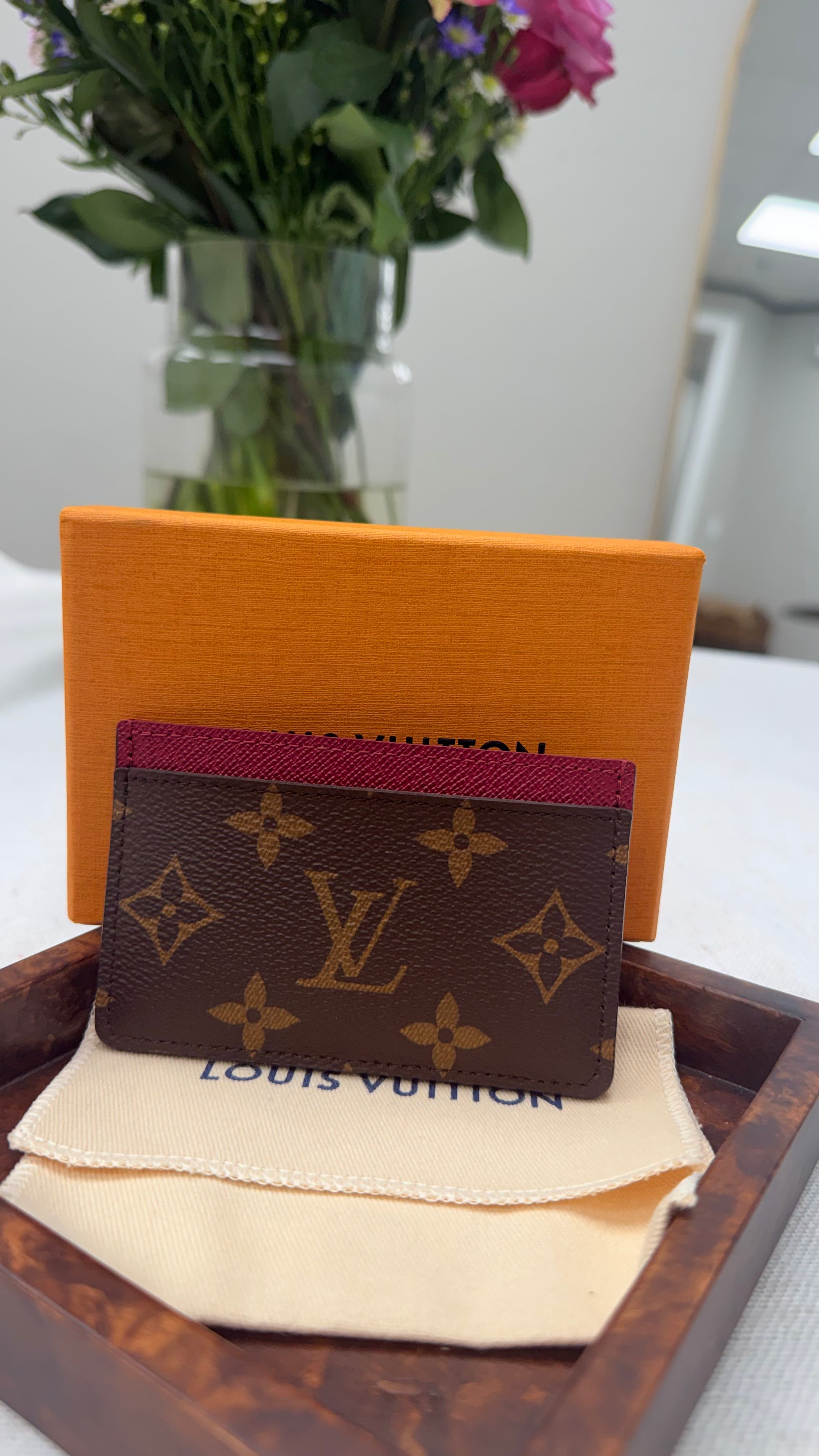 *DONS PRE DROP* Louis Vuitton Fuchsia Monogram Card Holder