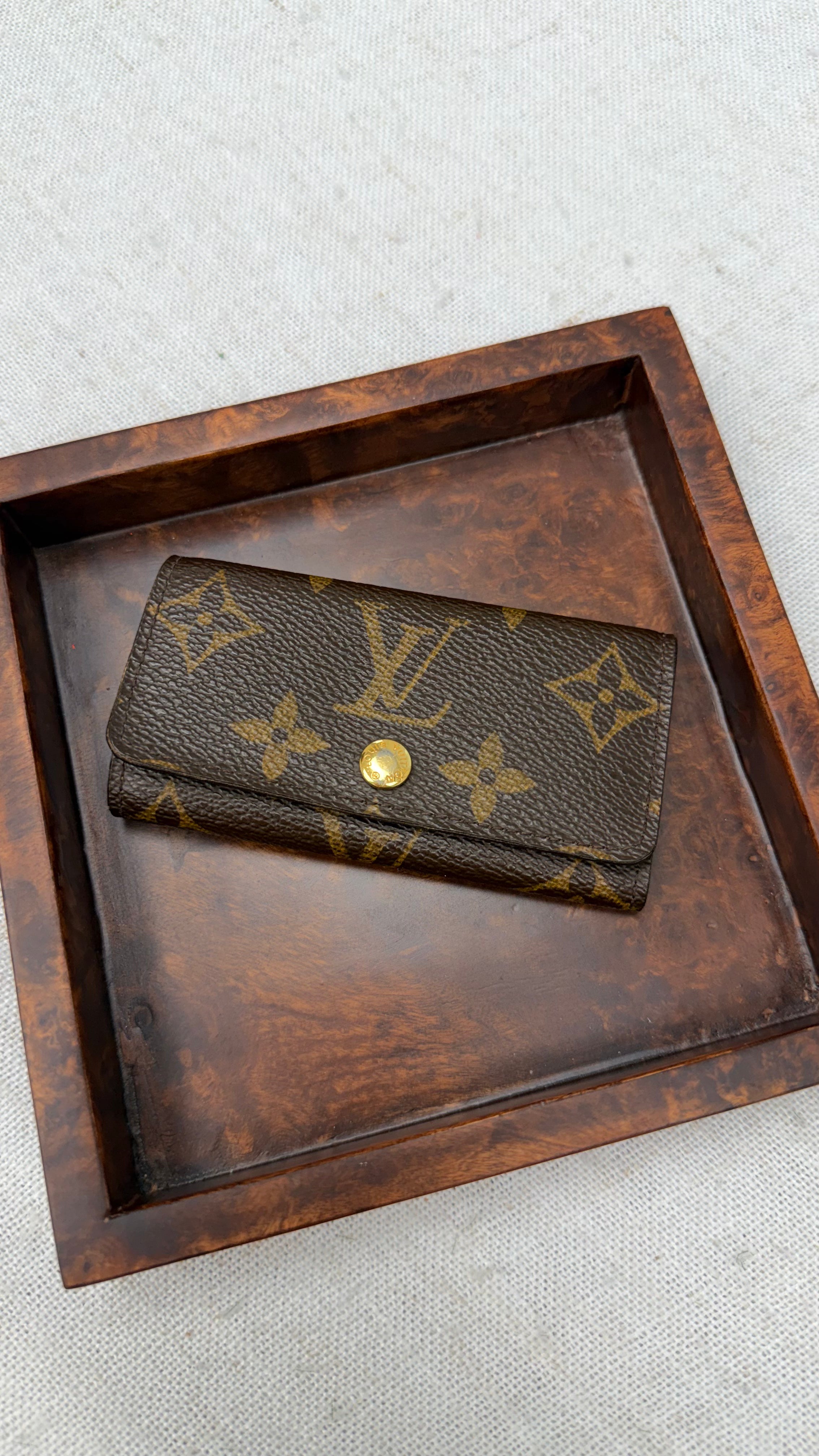 *DONS PRE DROP* Louis Vuitton Monogram 4 Key Case