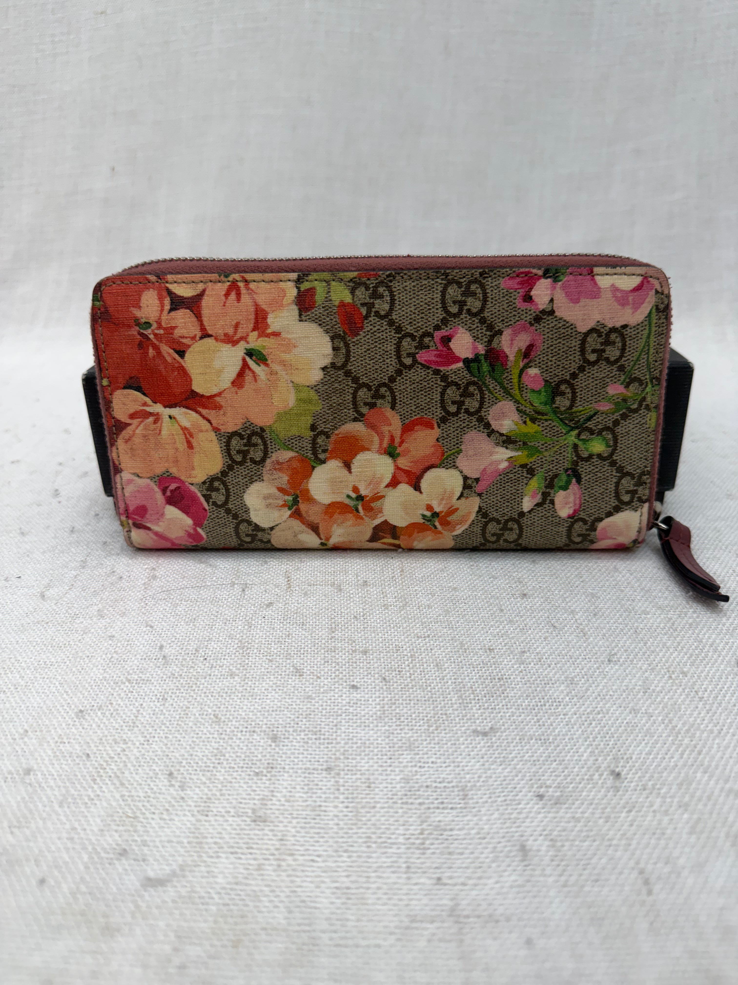 Gucci Pink Blooms Supreme Coated Canvas Zippy Wallet