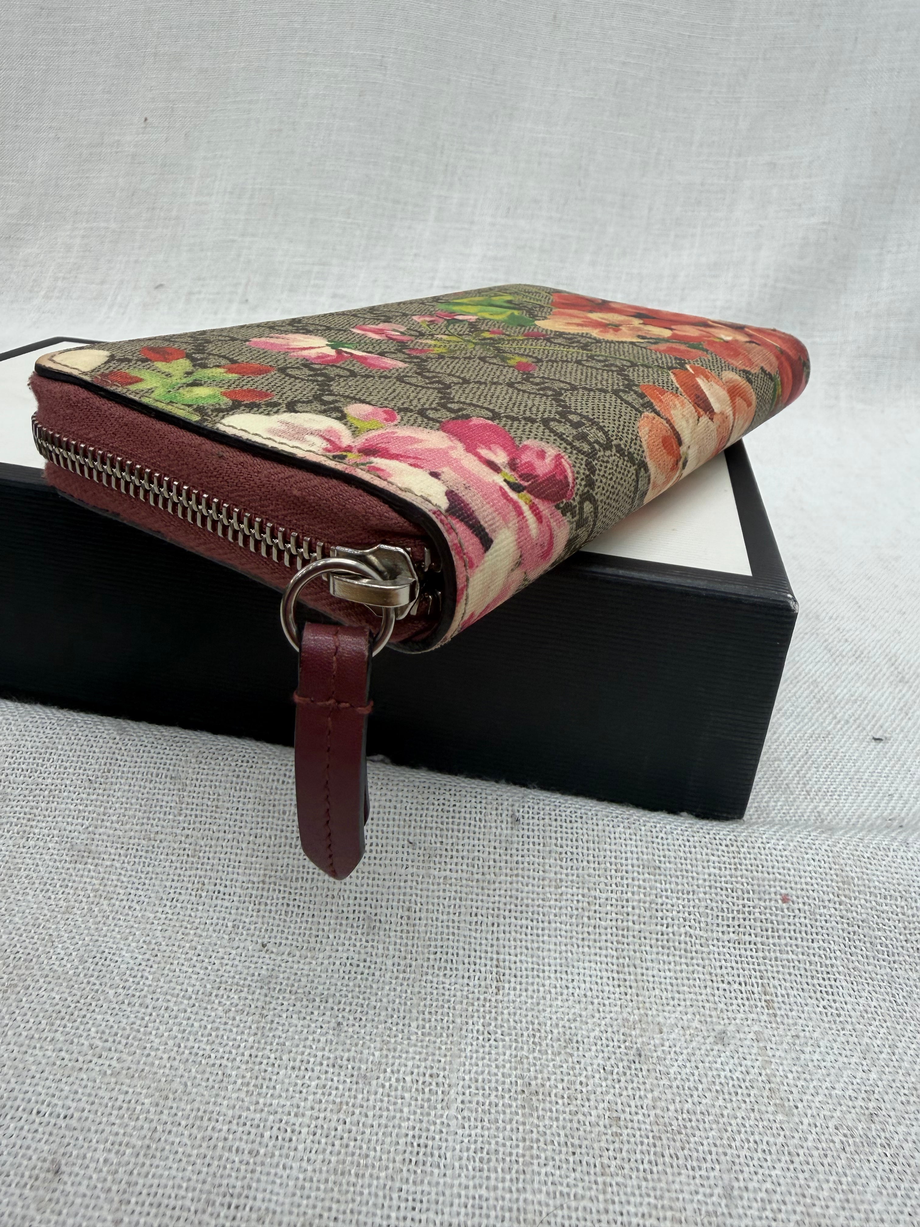 Gucci Pink Blooms Supreme Coated Canvas Zippy Wallet
