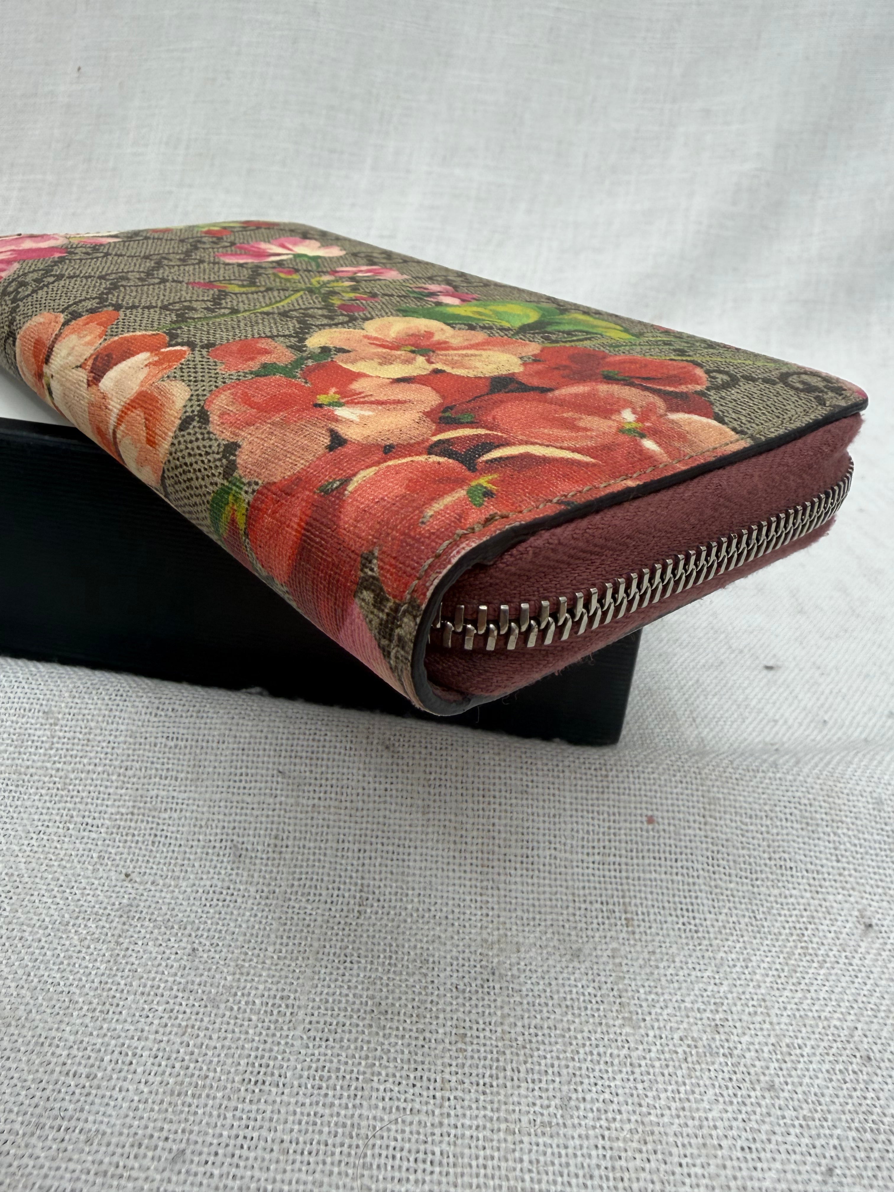 Gucci Pink Blooms Supreme Coated Canvas Zippy Wallet
