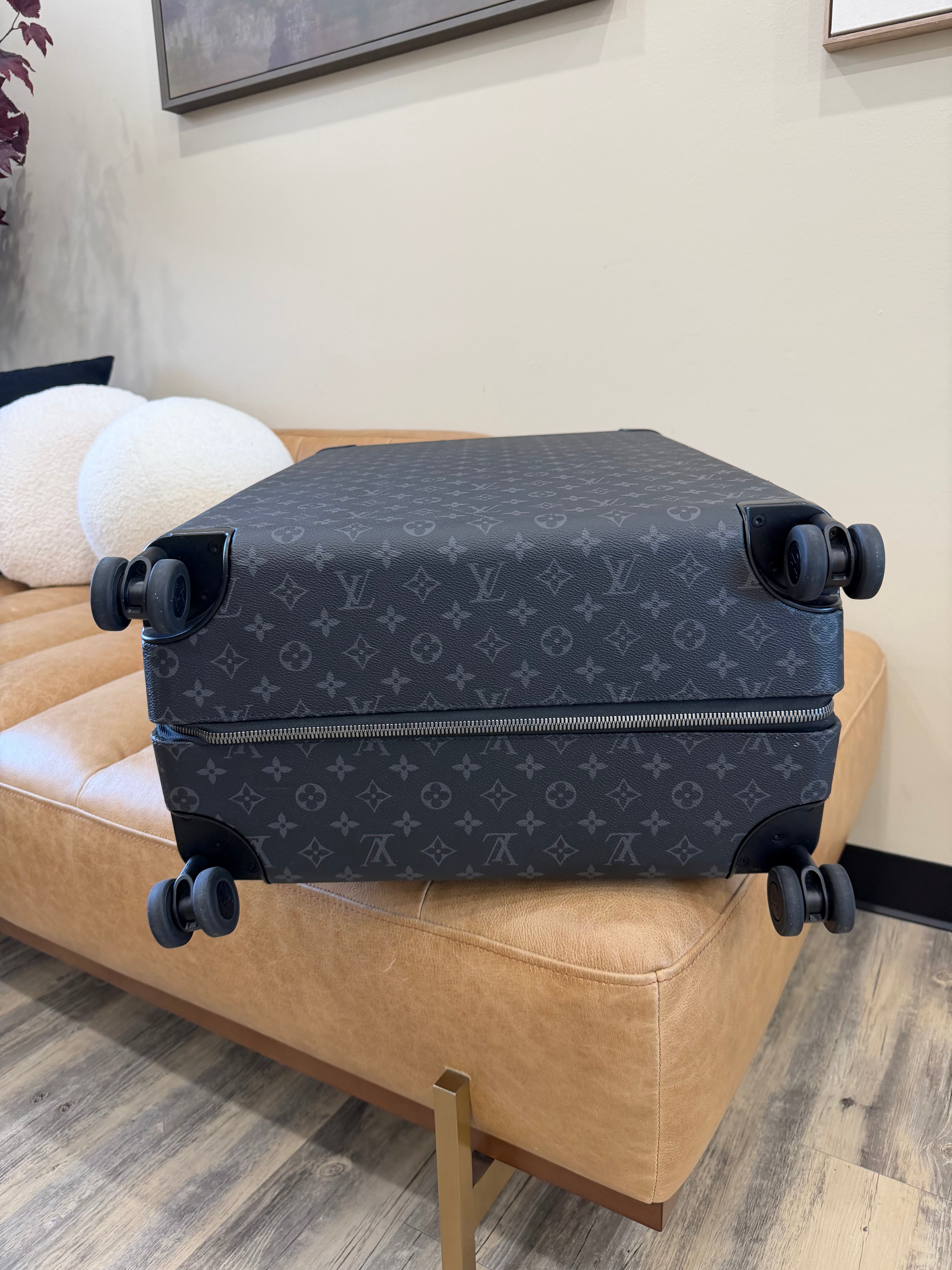 Louis Vuitton Monogram Eclipse Horizon 70 Rolling Luggage