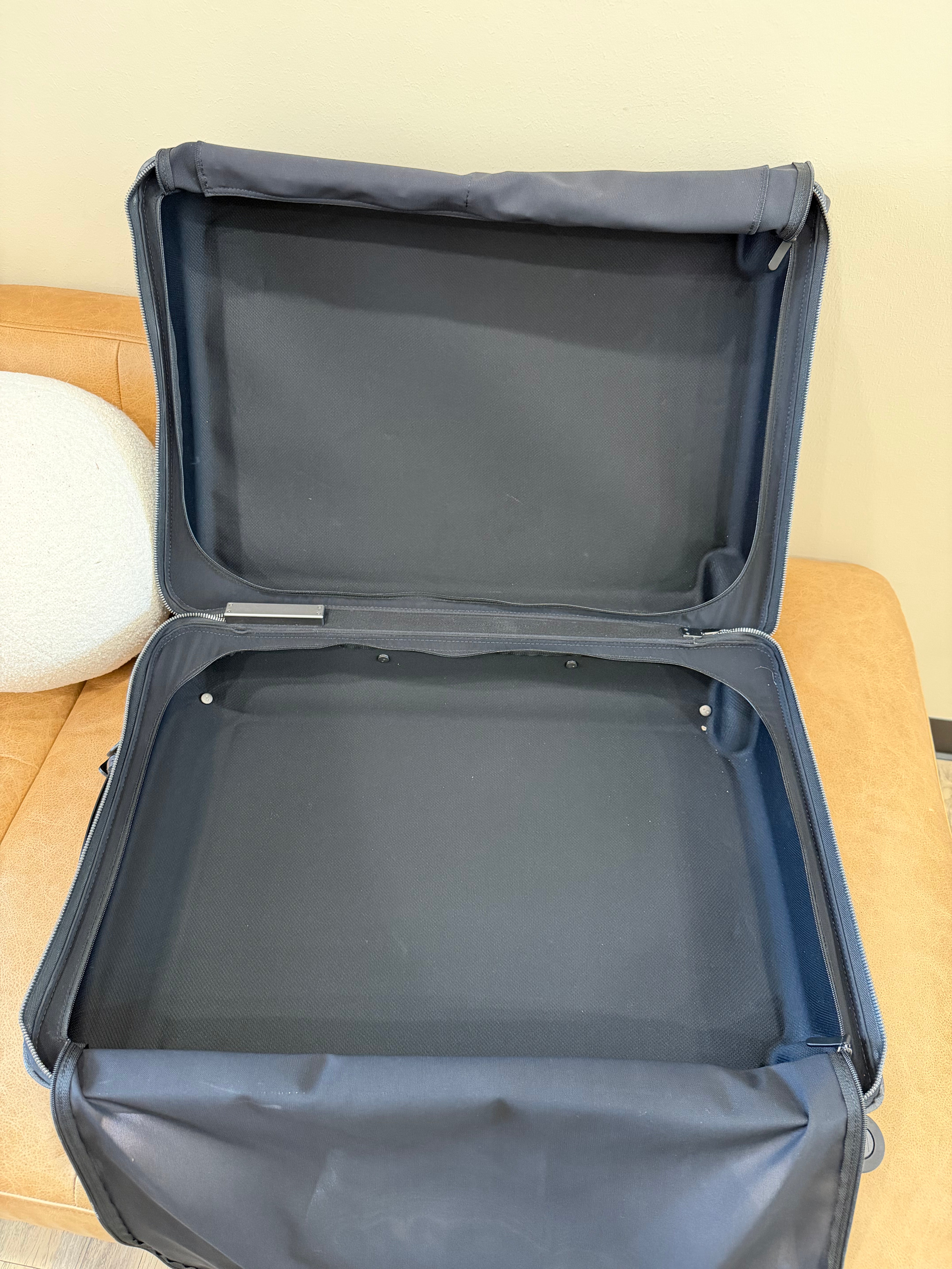 Louis Vuitton Monogram Eclipse Horizon 70 Rolling Luggage