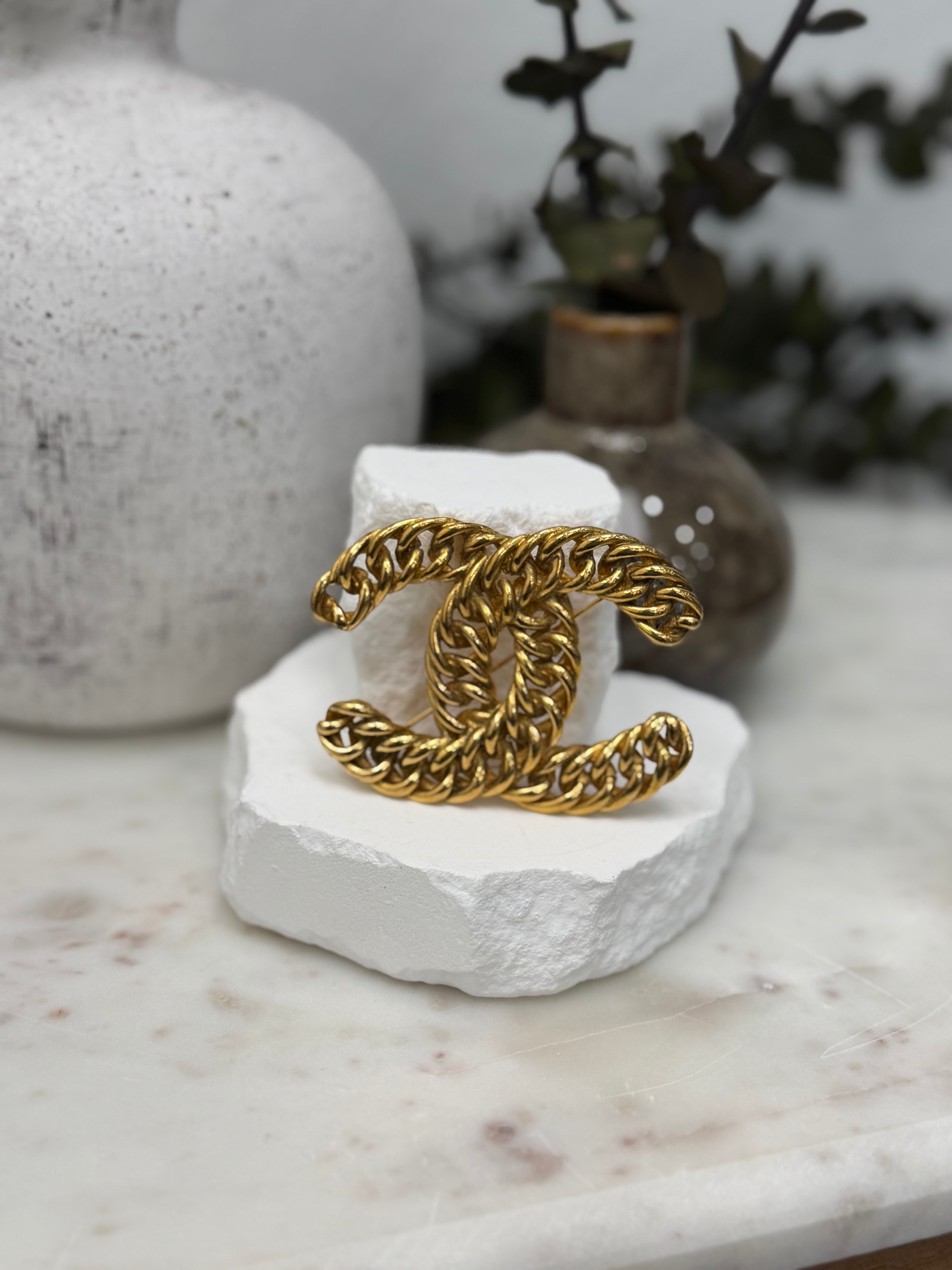 Chanel Vintage Gold Tone Large CC Chain Link Brooch